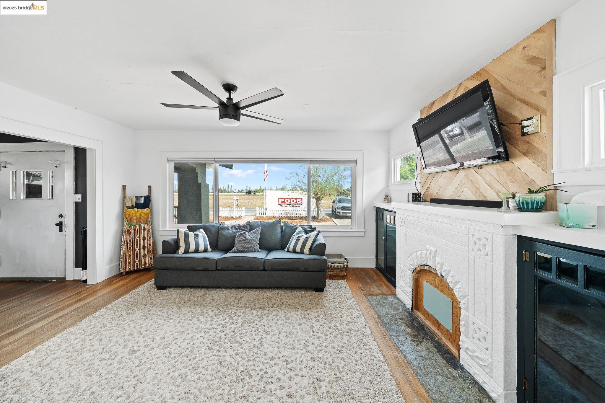 Detail Gallery Image 10 of 53 For 2912 Camino Diablo, Byron,  CA 94514 - 3 Beds | 2 Baths