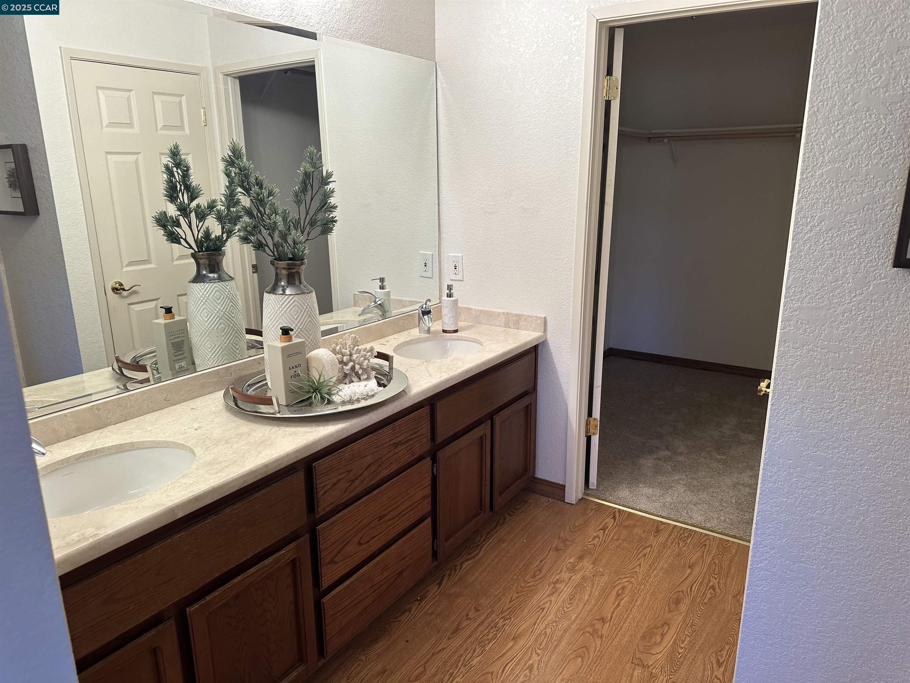 Photo #10: 41088919 Listing: Photo #10