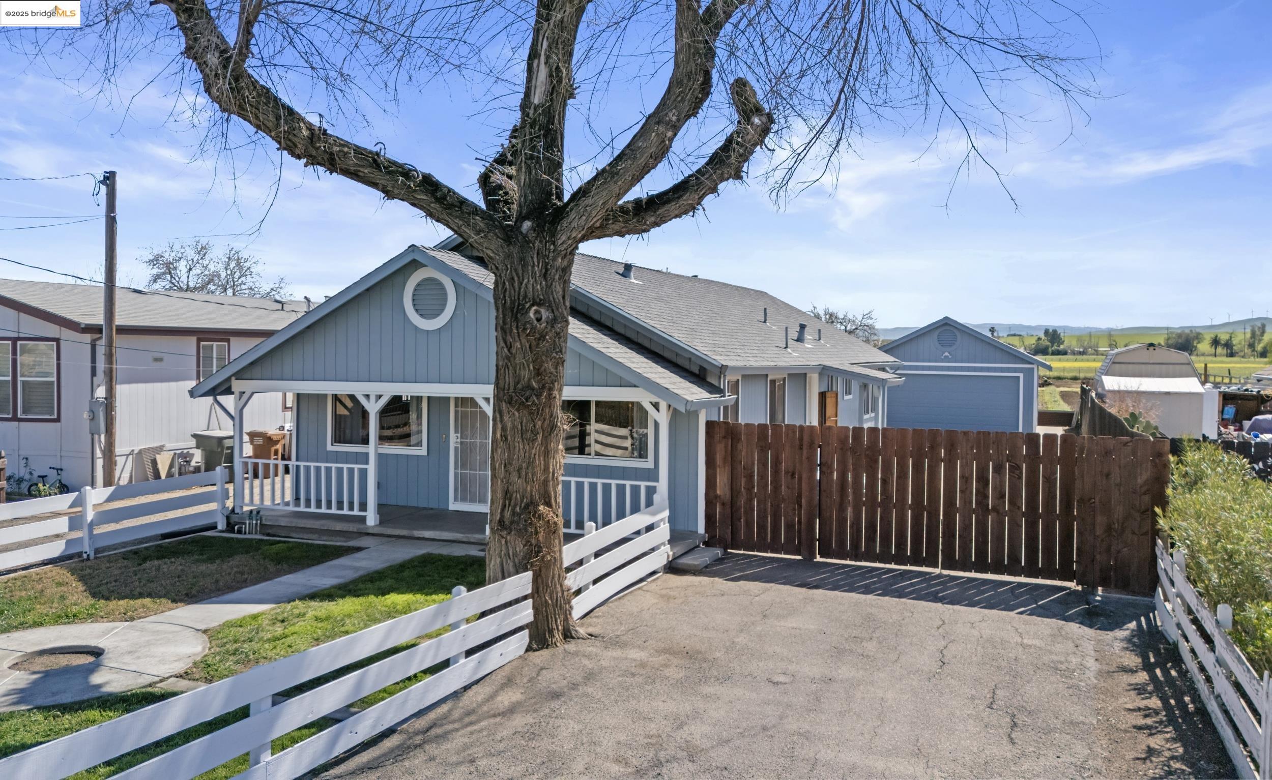 Detail Gallery Image 2 of 35 For 3474 Camino Diablo, Byron,  CA 94514 - 3 Beds | 2 Baths