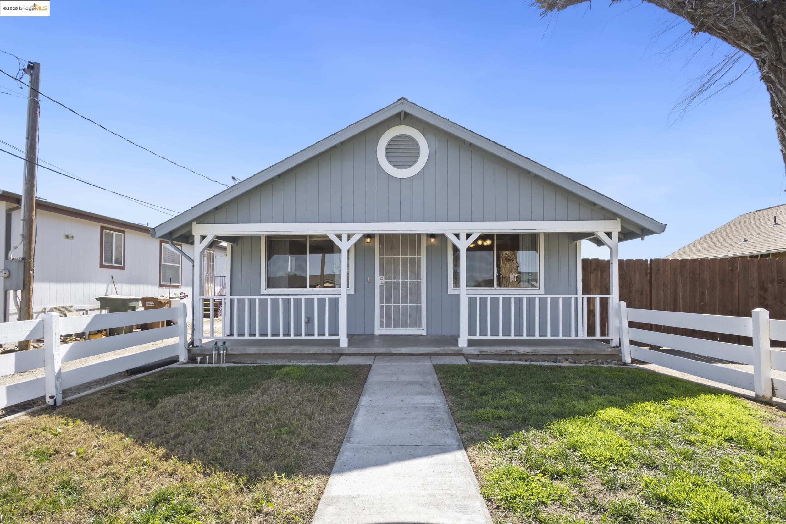 Detail Gallery Image 4 of 35 For 3474 Camino Diablo, Byron,  CA 94514 - 3 Beds | 2 Baths