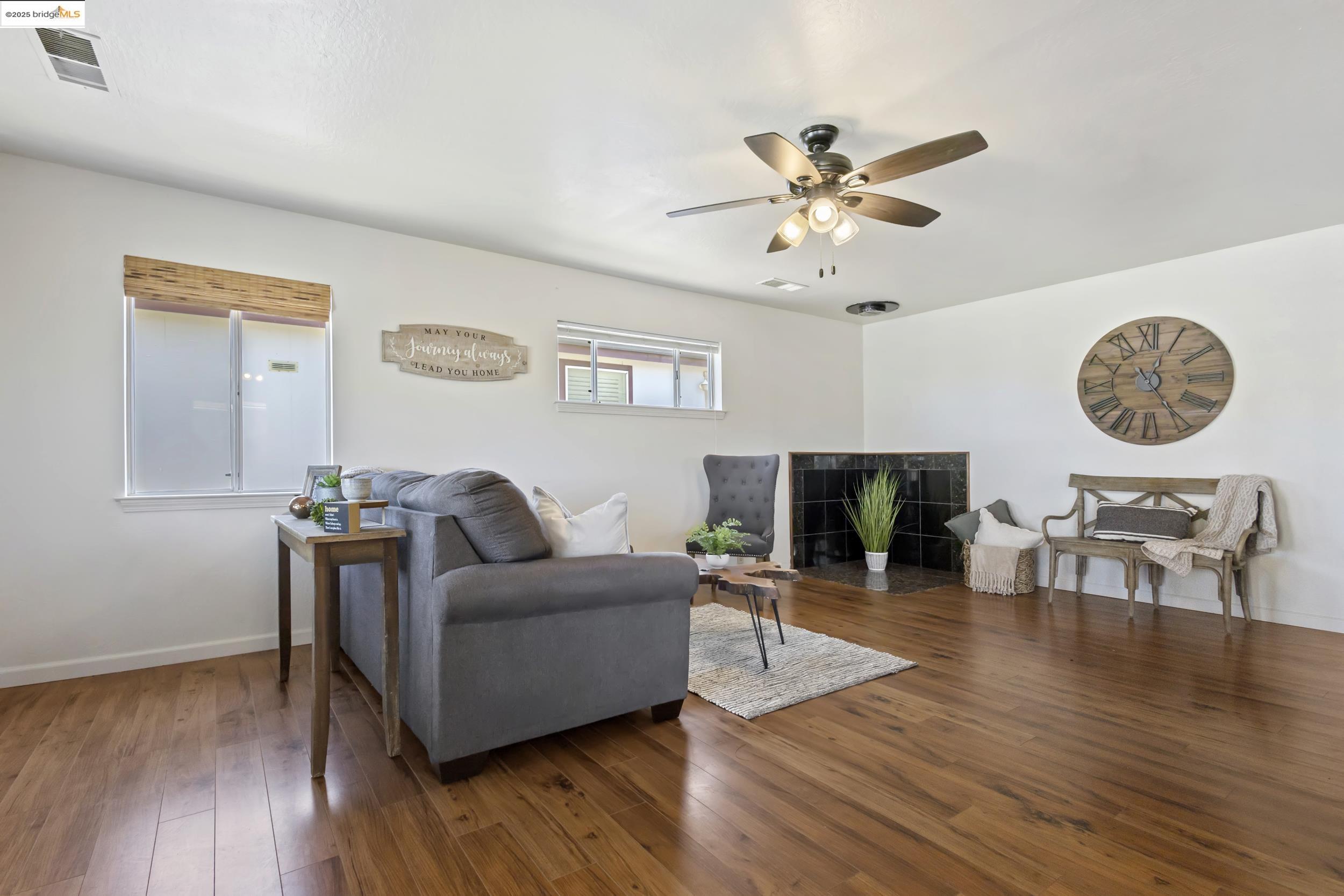 Detail Gallery Image 6 of 35 For 3474 Camino Diablo, Byron,  CA 94514 - 3 Beds | 2 Baths