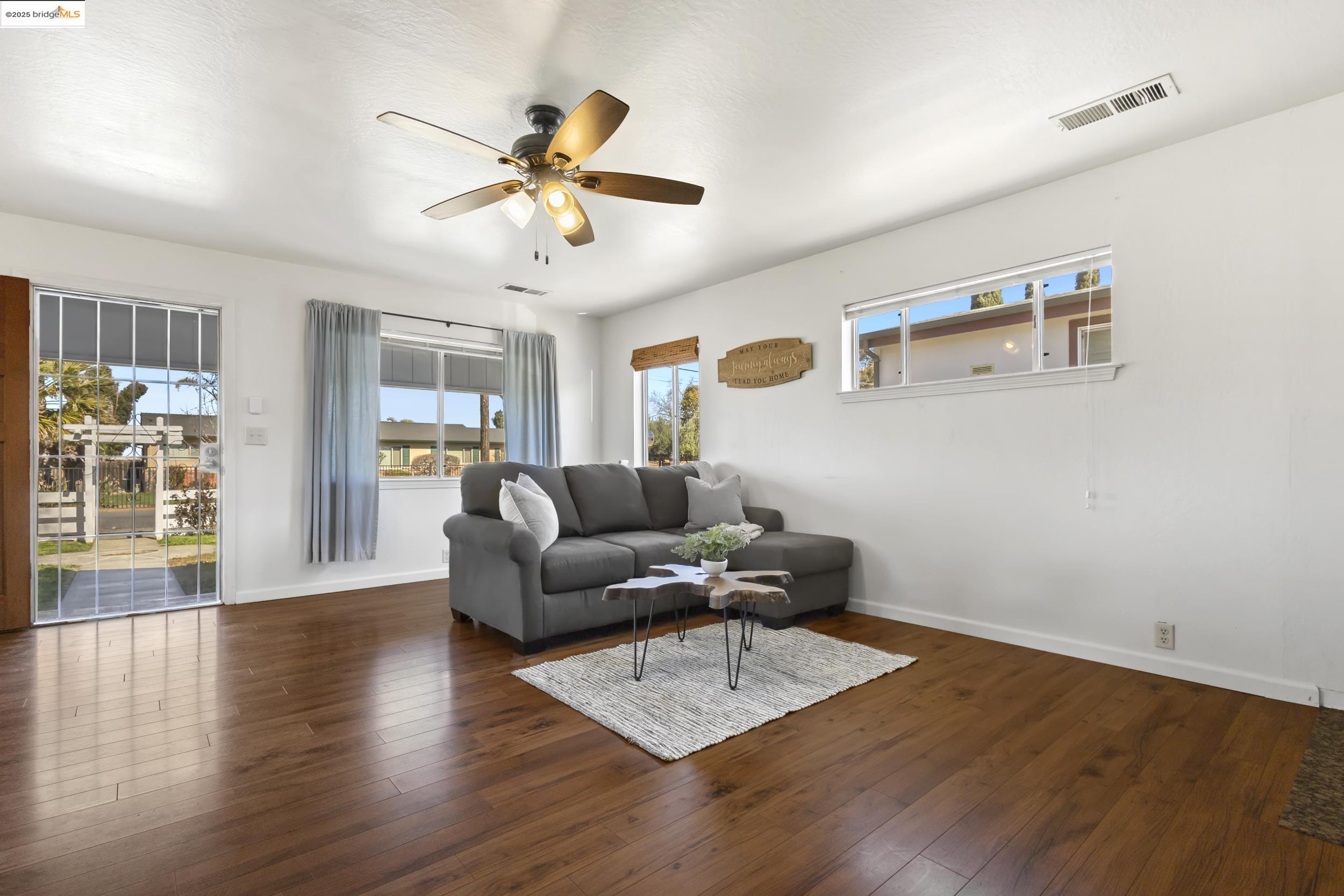Detail Gallery Image 8 of 35 For 3474 Camino Diablo, Byron,  CA 94514 - 3 Beds | 2 Baths