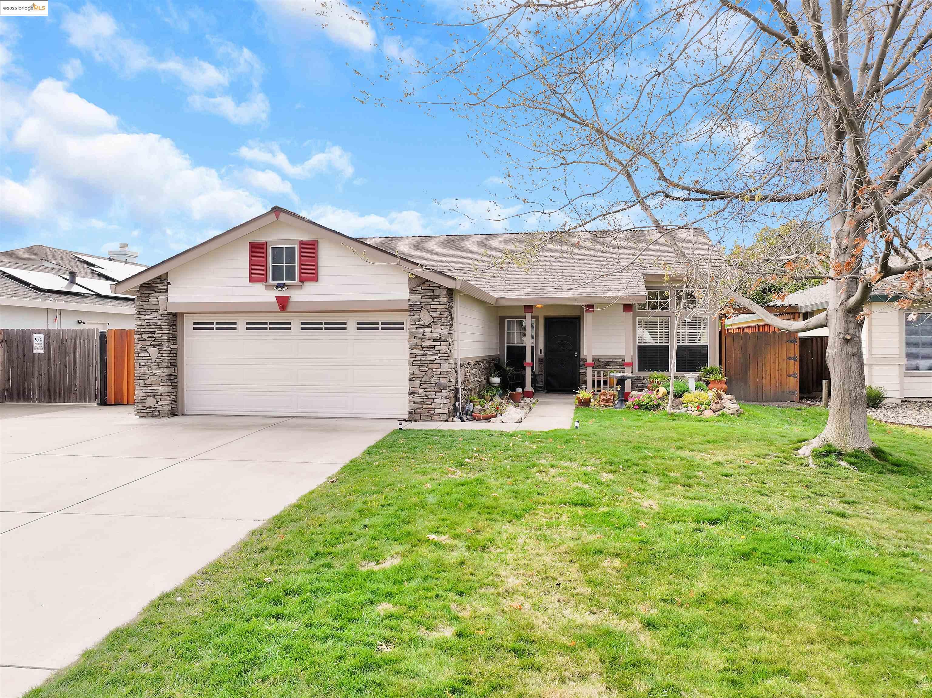 Detail Gallery Image 1 of 1 For 2169 Megan Dr, Oakley,  CA 94561 - 3 Beds | 2 Baths