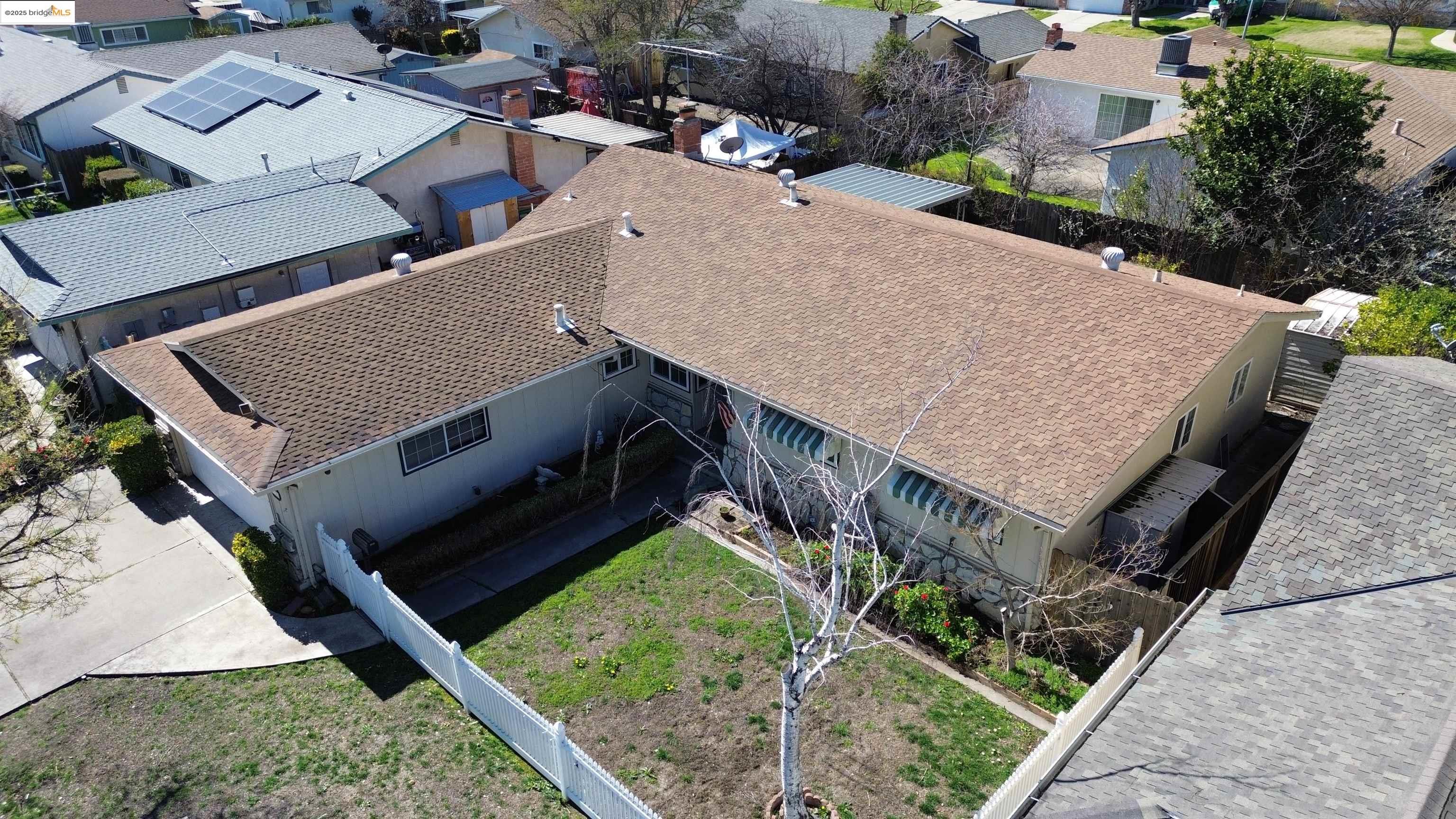 Detail Gallery Image 4 of 25 For 8733 Ensenada Dr, Stockton,  CA 95210 - 3 Beds | 2 Baths
