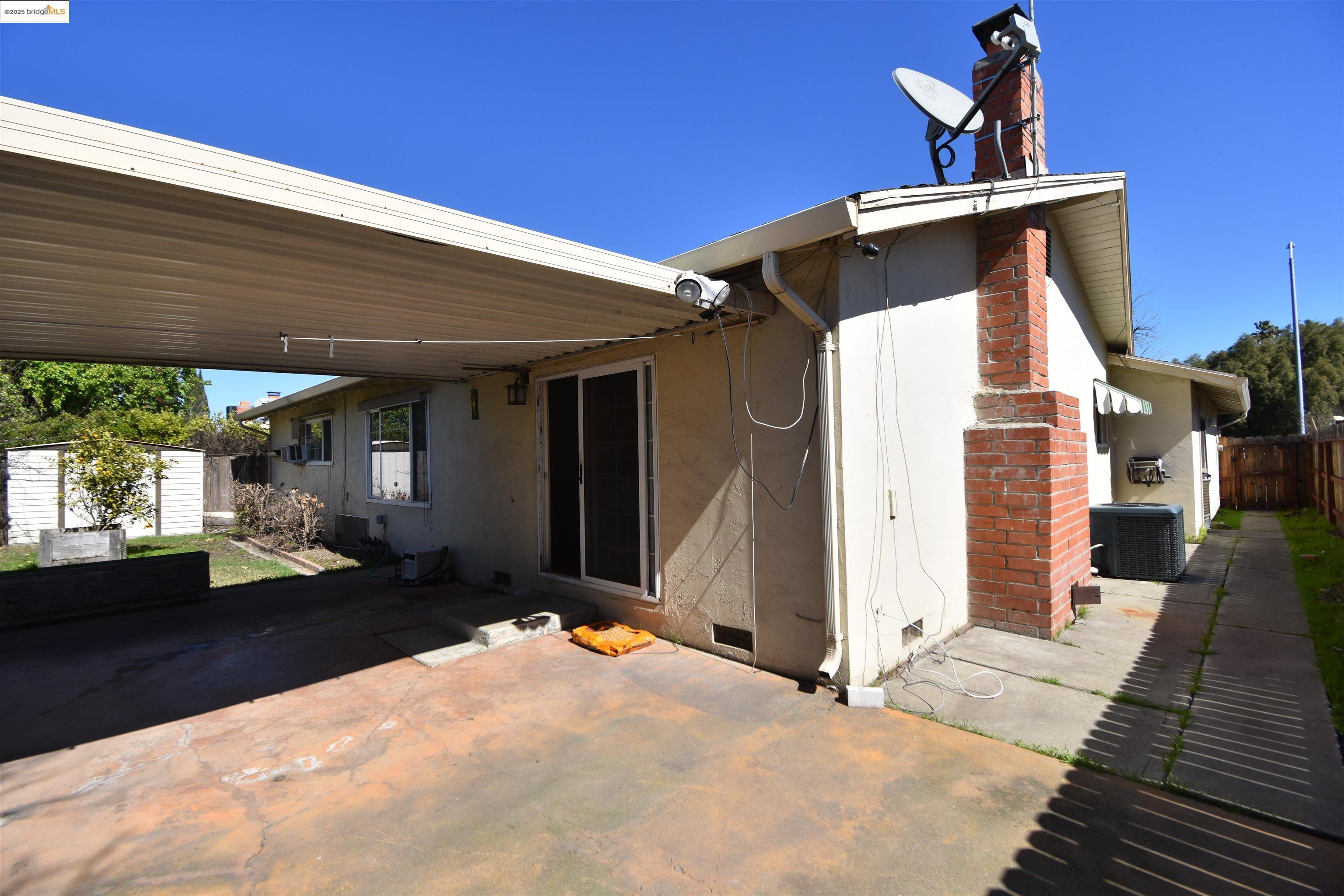 Detail Gallery Image 8 of 25 For 8733 Ensenada Dr, Stockton,  CA 95210 - 3 Beds | 2 Baths