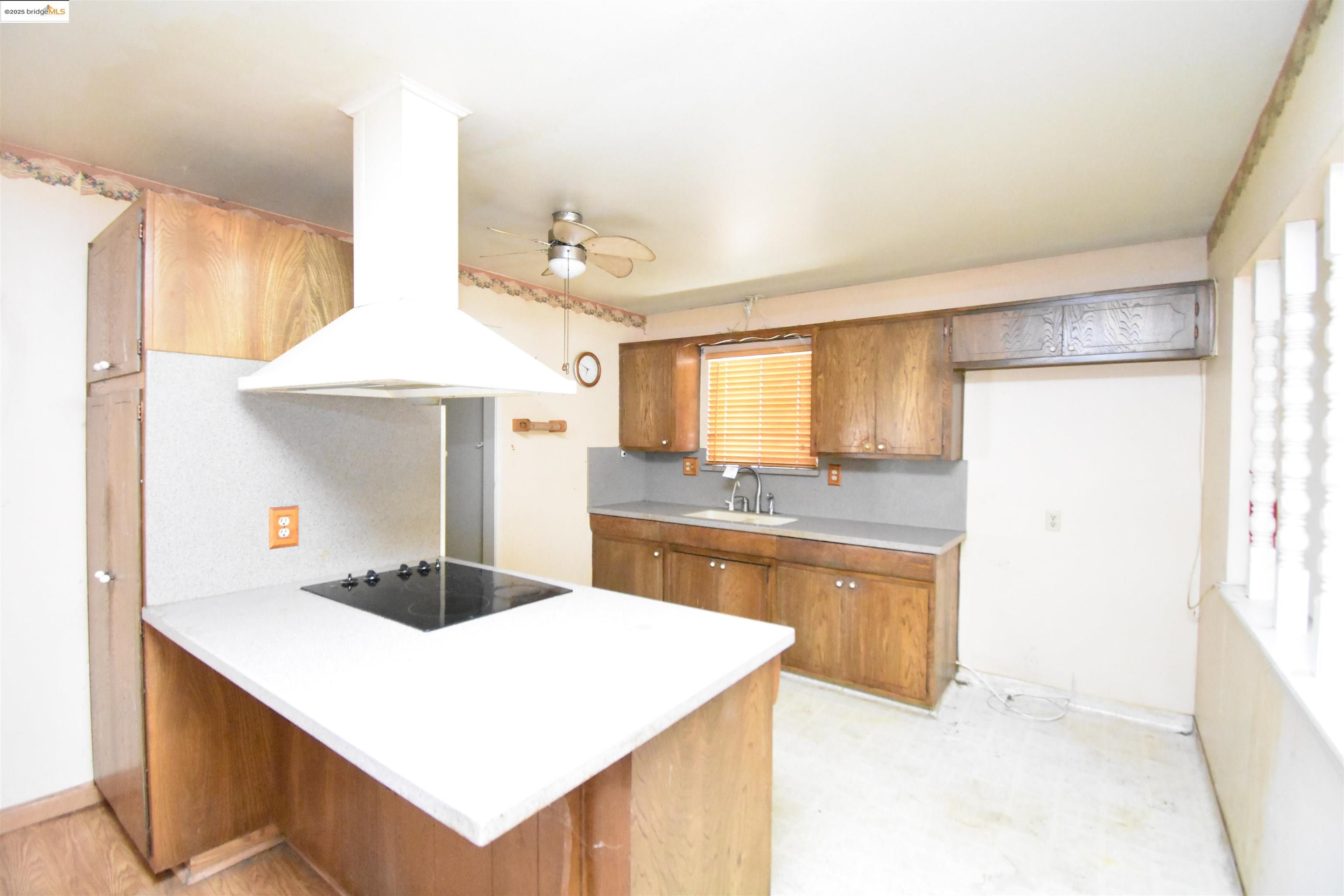 Detail Gallery Image 10 of 25 For 8733 Ensenada Dr, Stockton,  CA 95210 - 3 Beds | 2 Baths