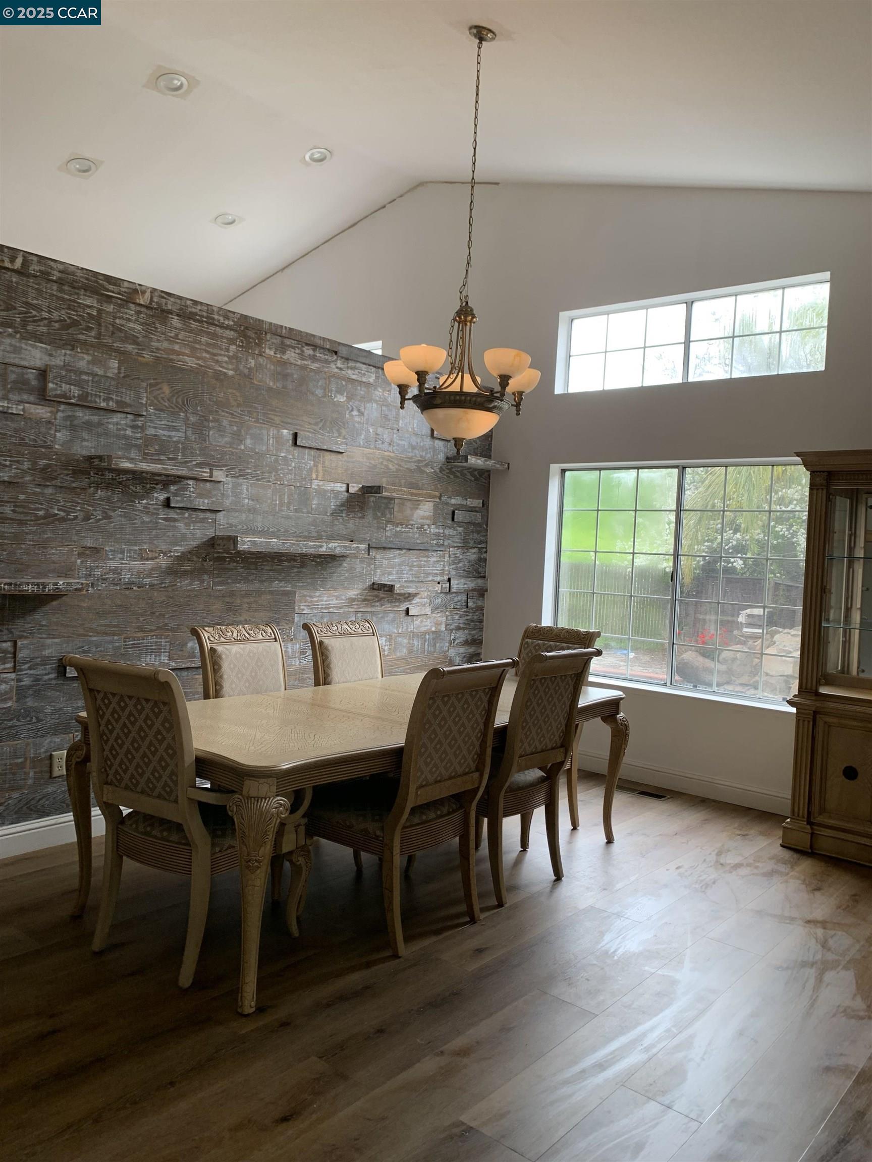 Detail Gallery Image 2 of 5 For 3333 Hidden Hills Ct, Antioch,  CA 94531 - 4 Beds | 3 Baths