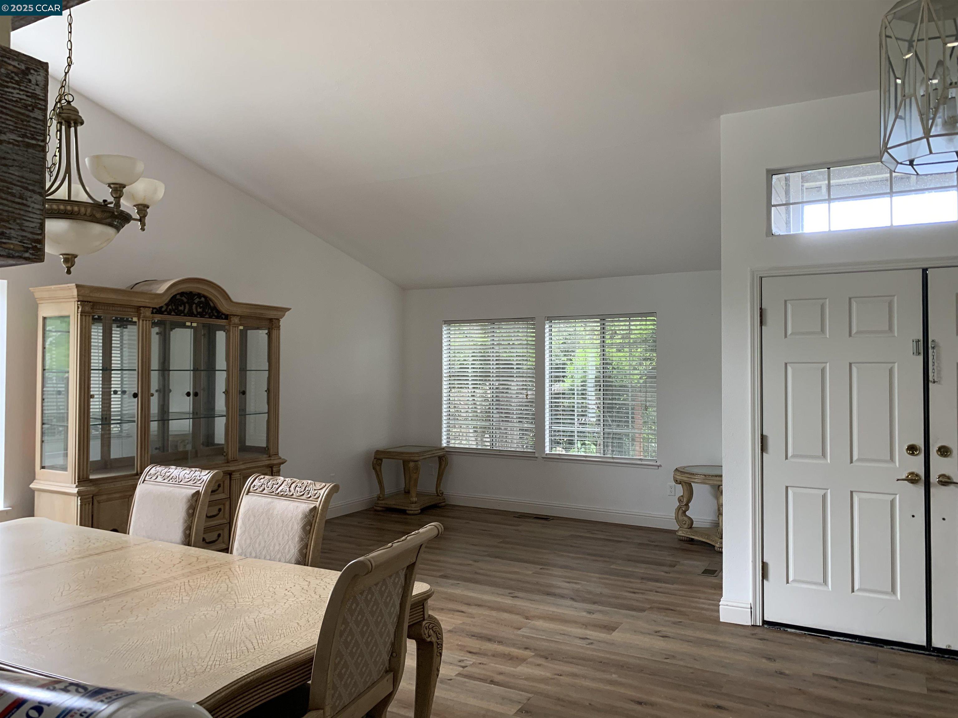 Detail Gallery Image 4 of 5 For 3333 Hidden Hills Ct, Antioch,  CA 94531 - 4 Beds | 3 Baths