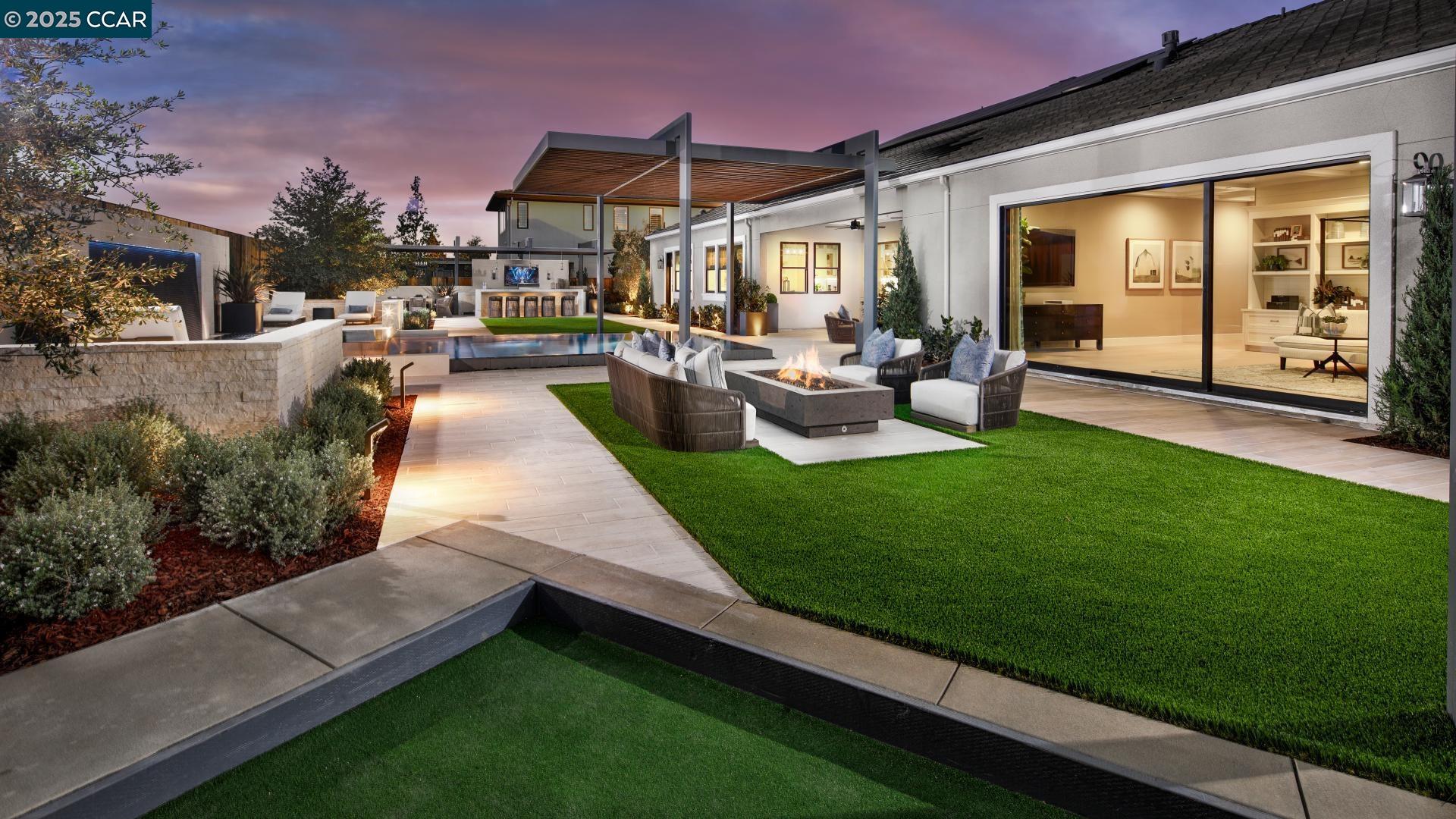 Detail Gallery Image 17 of 37 For 18501 Corte Damian, Morgan Hill,  CA 95037 - 5 Beds | 5/1 Baths