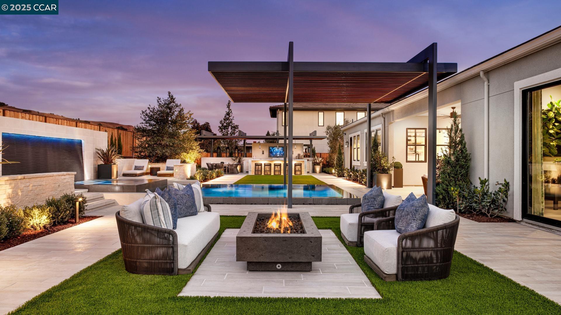 Detail Gallery Image 19 of 37 For 18501 Corte Damian, Morgan Hill,  CA 95037 - 5 Beds | 5/1 Baths