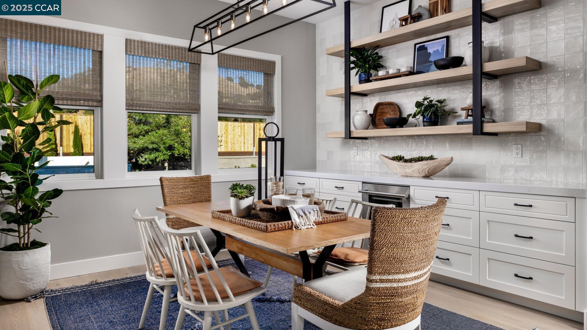 Detail Gallery Image 4 of 37 For 18501 Corte Damian, Morgan Hill,  CA 95037 - 5 Beds | 5/1 Baths