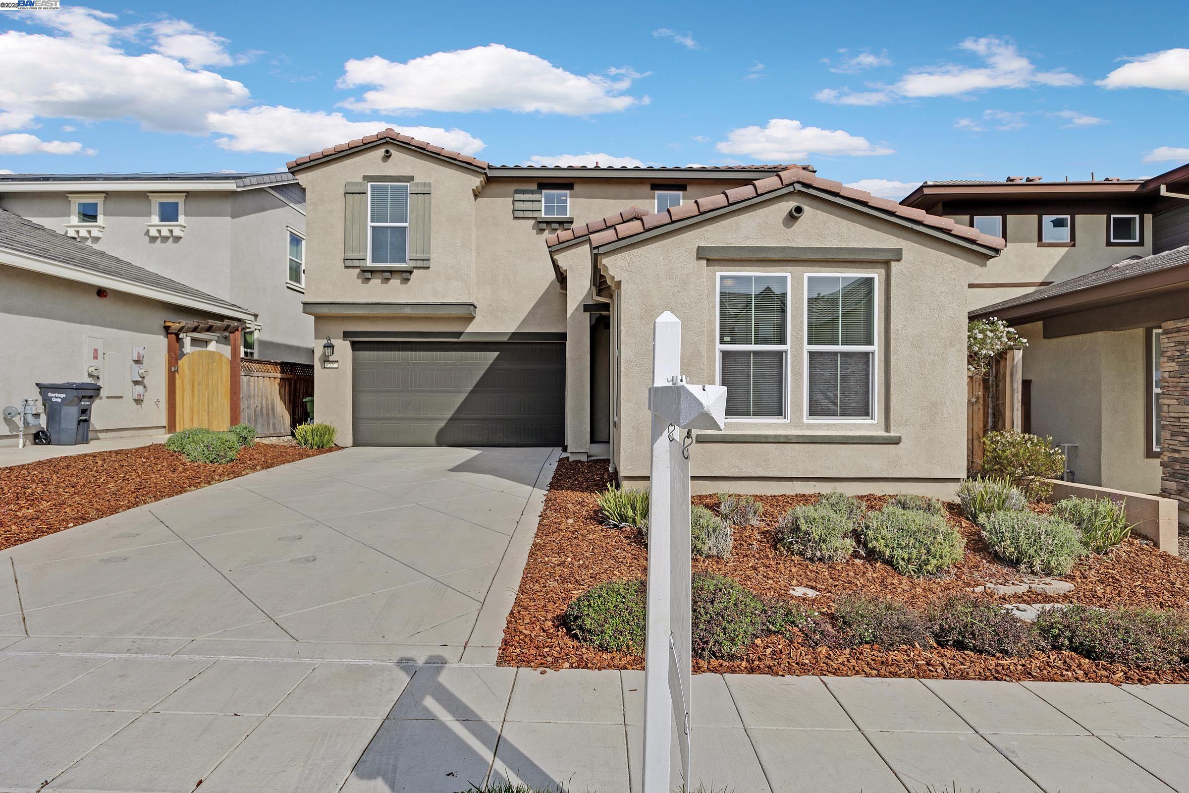 Detail Gallery Image 1 of 46 For 55 W Pasqua Glen, Mountain House,  CA 95391-8264 - 4 Beds | 3/1 Baths