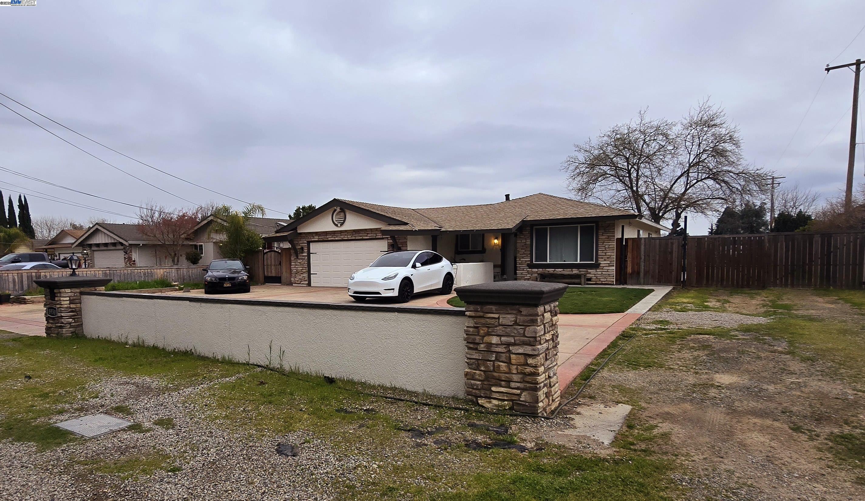 Detail Gallery Image 1 of 1 For 8930 Caselman Road, Sacramento,  CA 95829 - 4 Beds | 2 Baths