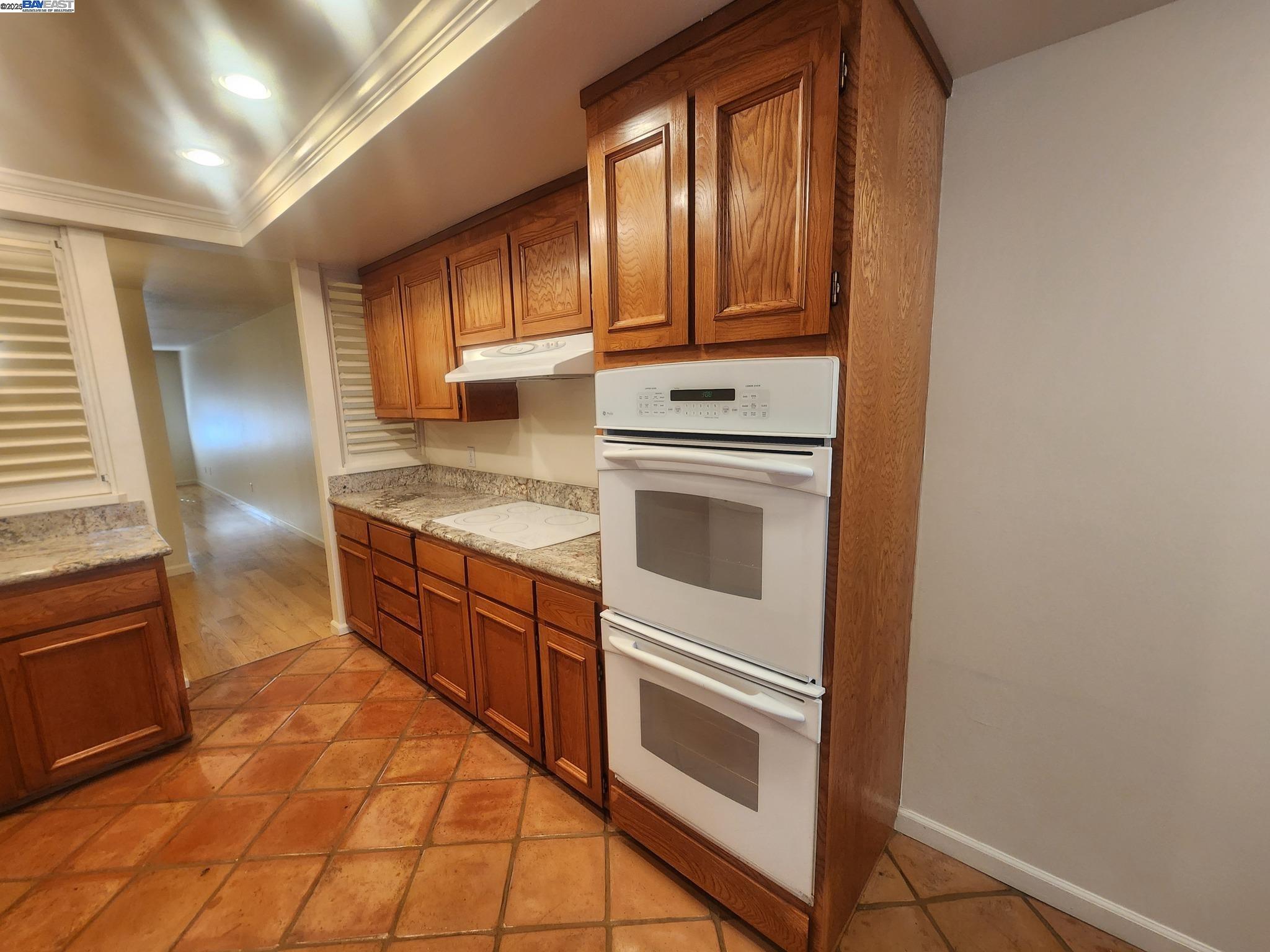 Detail Gallery Image 4 of 24 For 121 Rubicon Cir, Danville,  CA 94526 - 2 Beds | 2 Baths