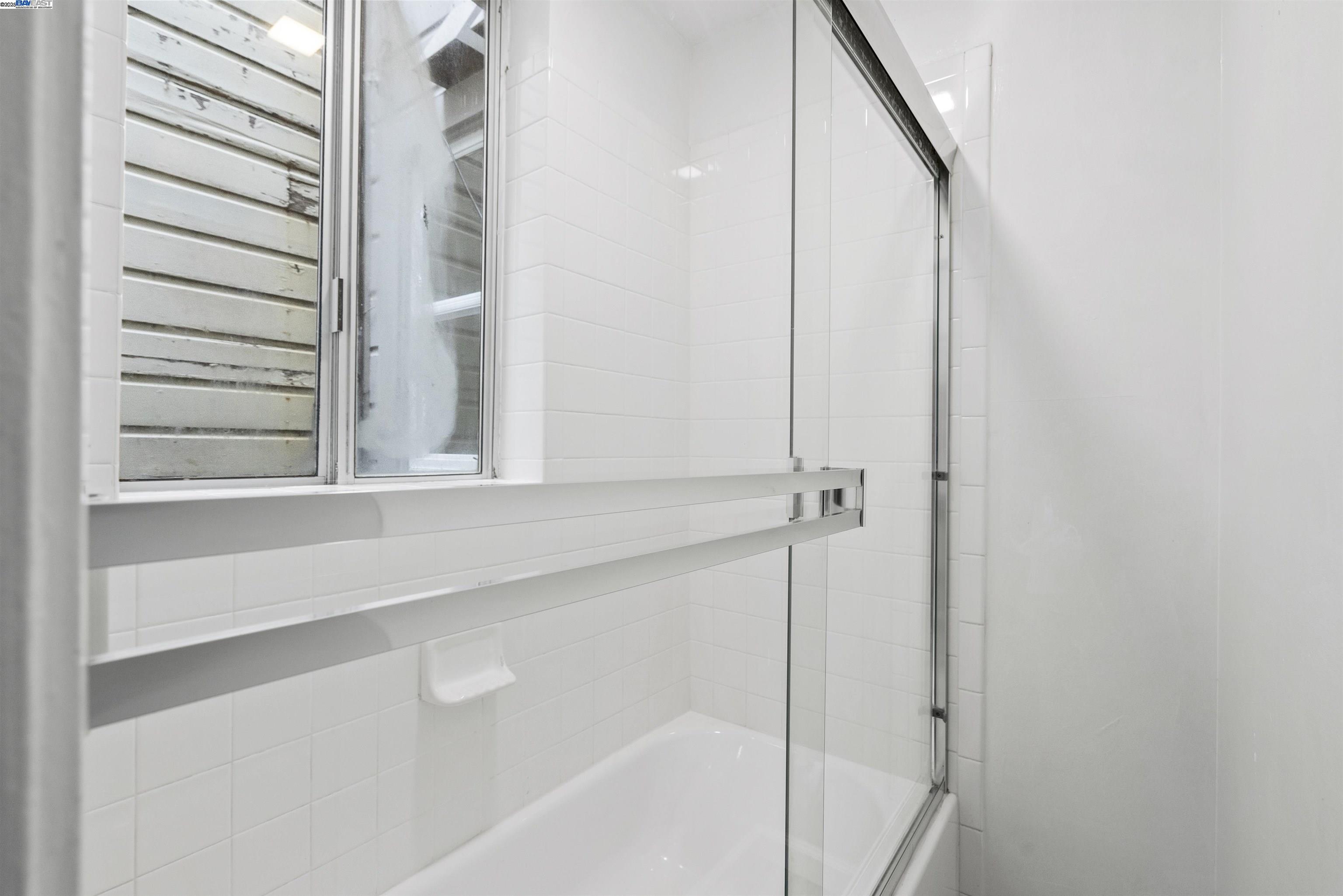 property-img