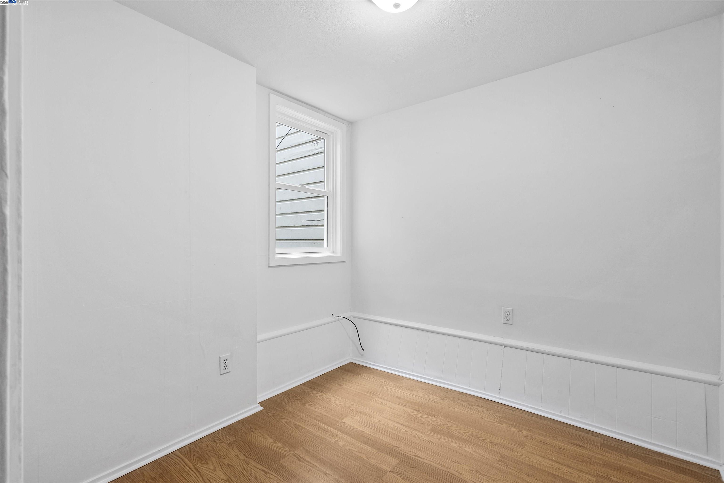 property-img
