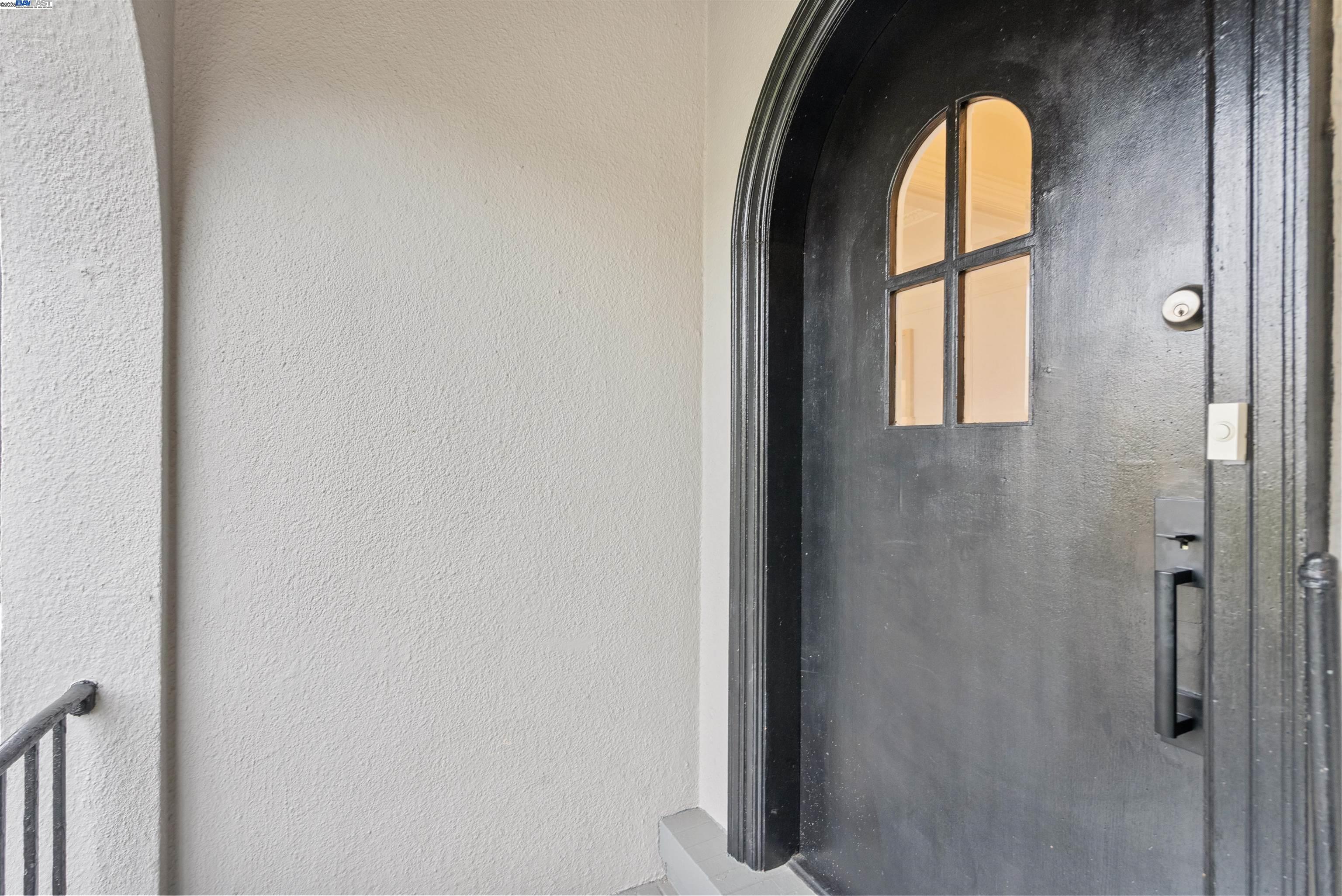 property-img