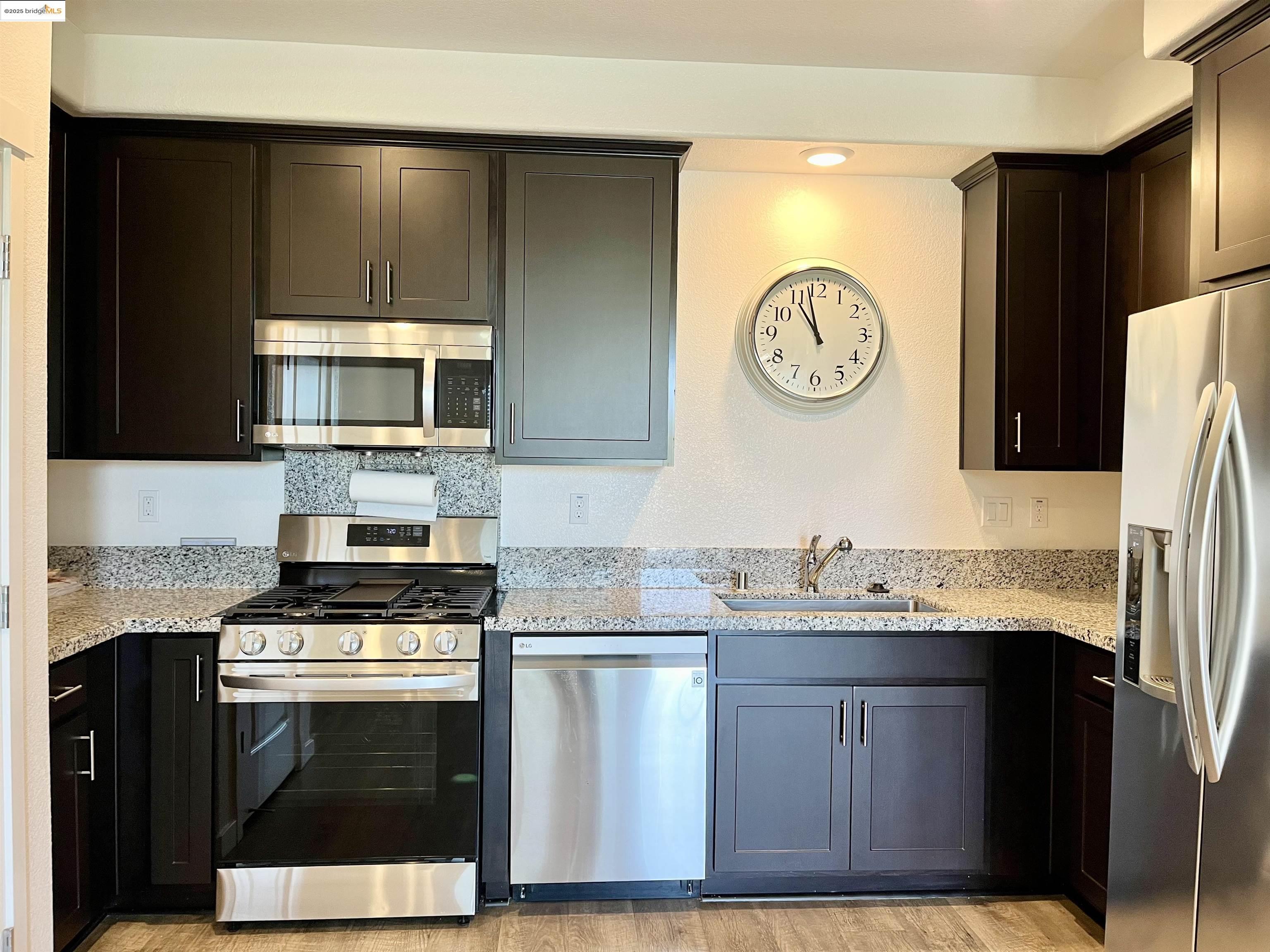 Detail Gallery Image 3 of 14 For 2500 Wildflower Station Pl #26,  Antioch,  CA 94531 - 1 Beds | 1 Baths