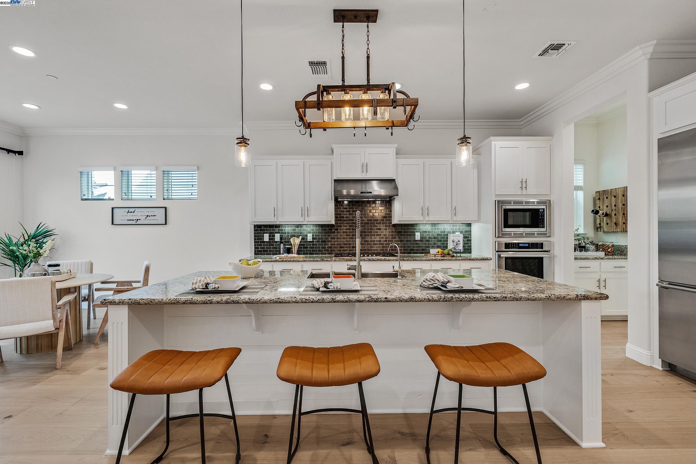 Detail Gallery Image 11 of 52 For 4519 Spring Mountain Way, Dublin,  CA 94568 - 5 Beds | 4 Baths