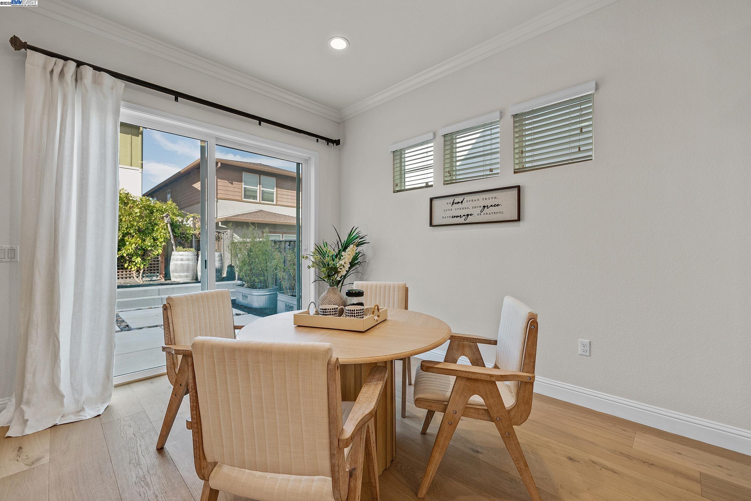 Detail Gallery Image 14 of 52 For 4519 Spring Mountain Way, Dublin,  CA 94568 - 5 Beds | 4 Baths