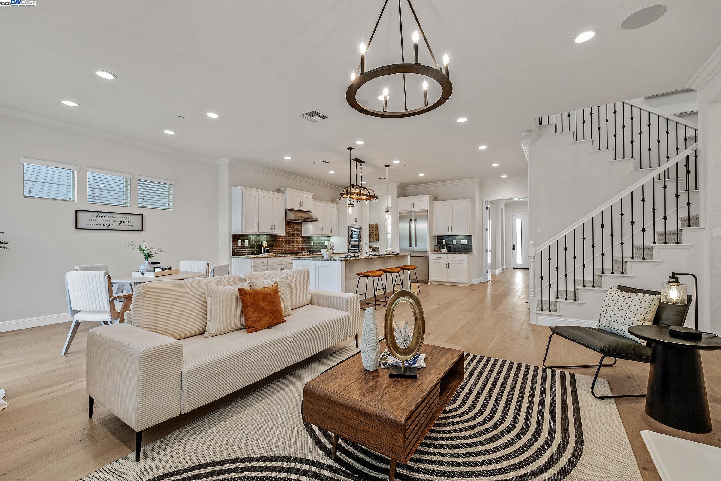 Detail Gallery Image 15 of 52 For 4519 Spring Mountain Way, Dublin,  CA 94568 - 5 Beds | 4 Baths
