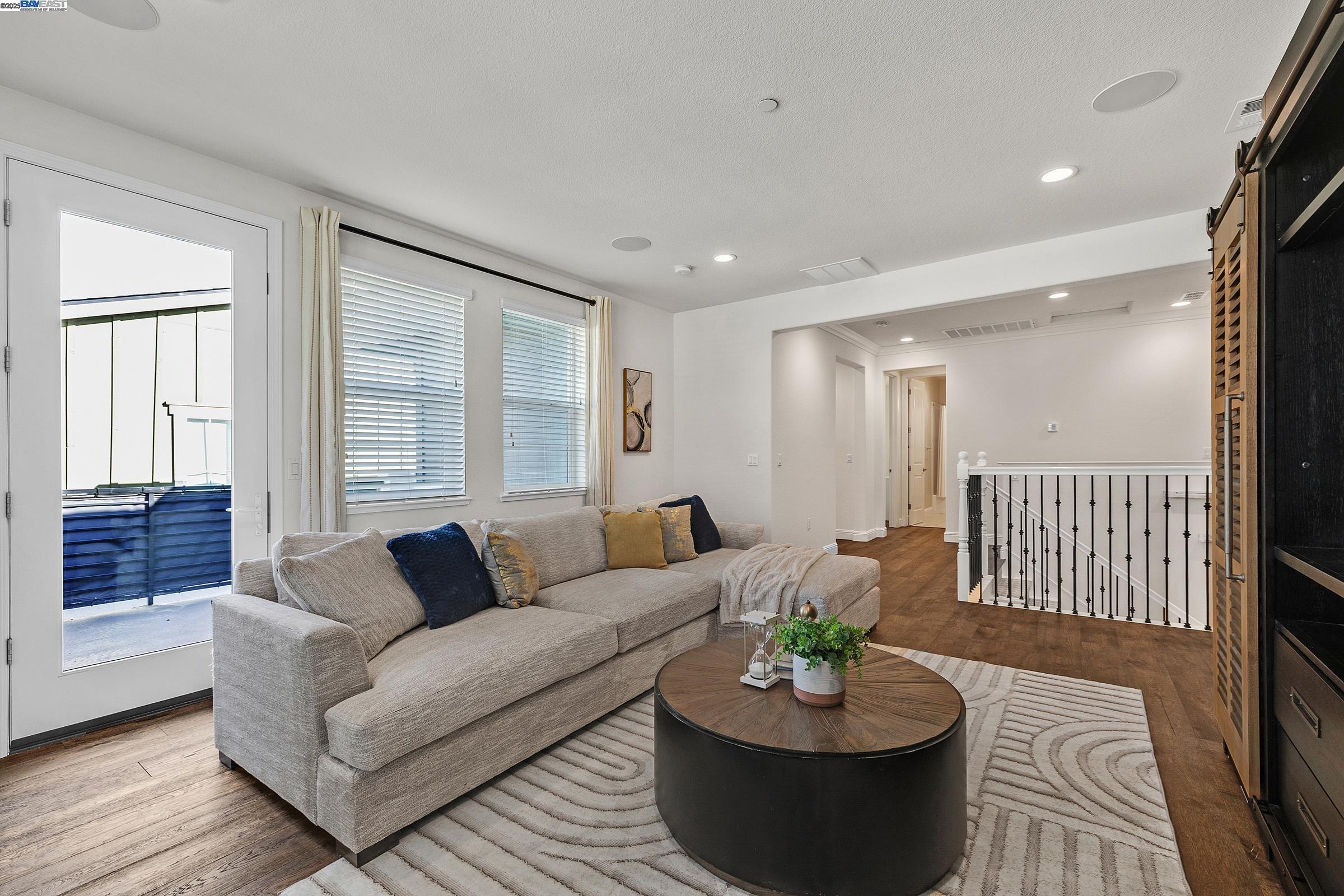 Detail Gallery Image 25 of 52 For 4519 Spring Mountain Way, Dublin,  CA 94568 - 5 Beds | 4 Baths
