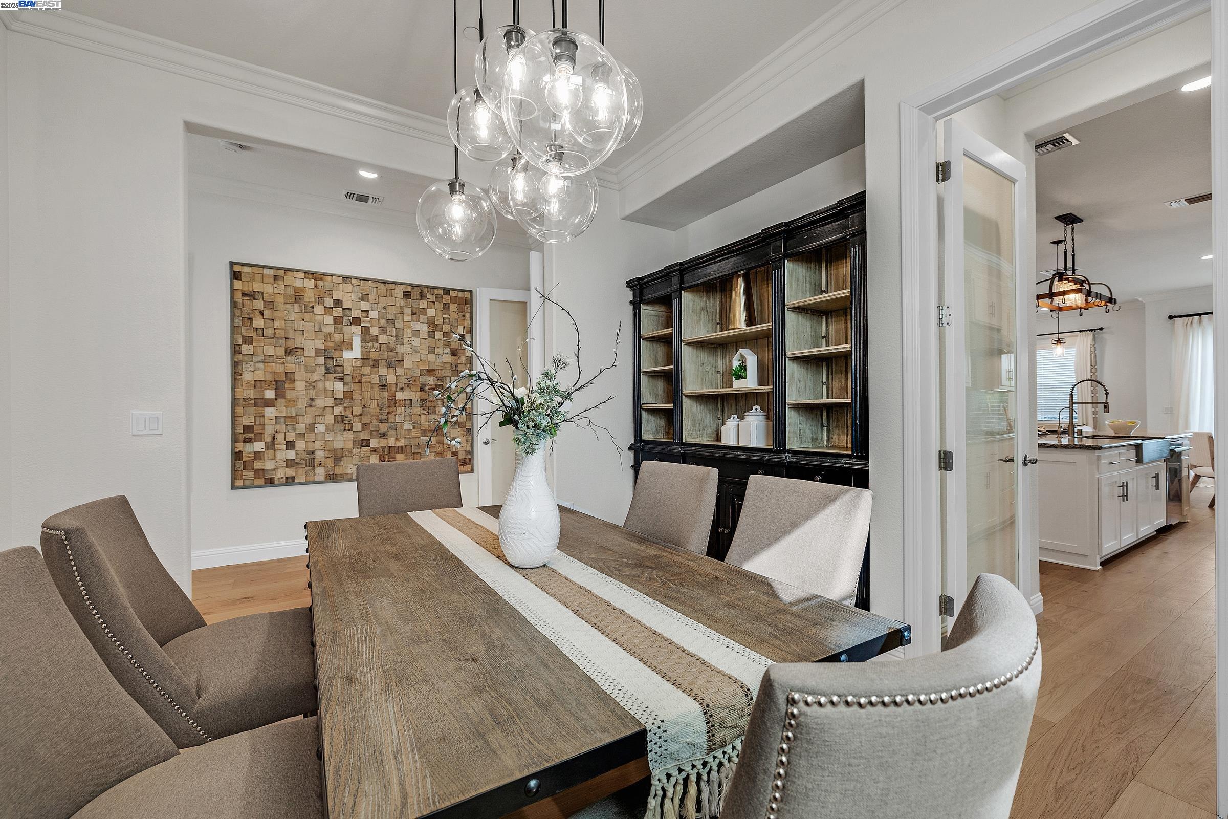 Detail Gallery Image 8 of 52 For 4519 Spring Mountain Way, Dublin,  CA 94568 - 5 Beds | 4 Baths
