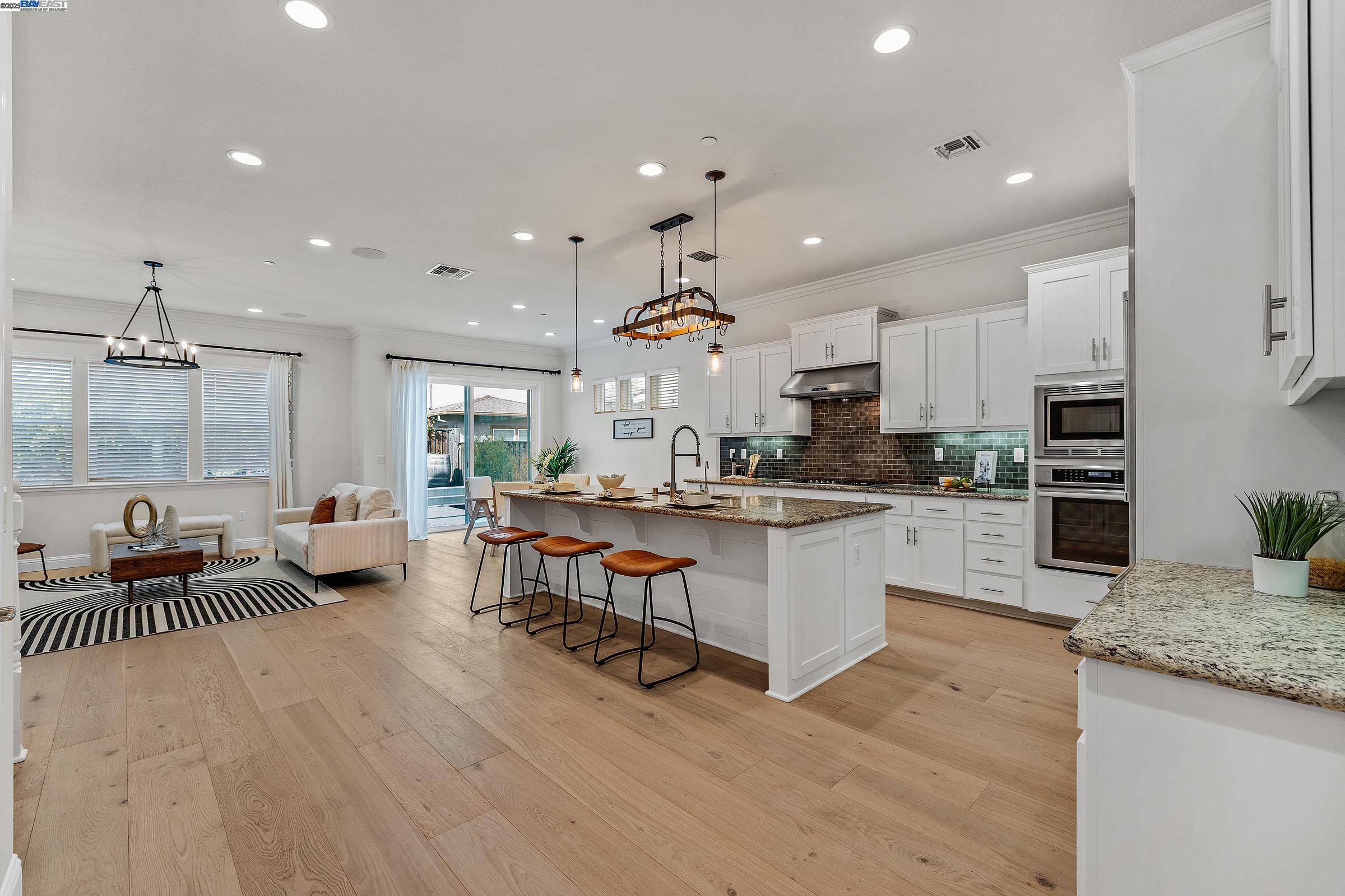 Detail Gallery Image 10 of 52 For 4519 Spring Mountain Way, Dublin,  CA 94568 - 5 Beds | 4 Baths