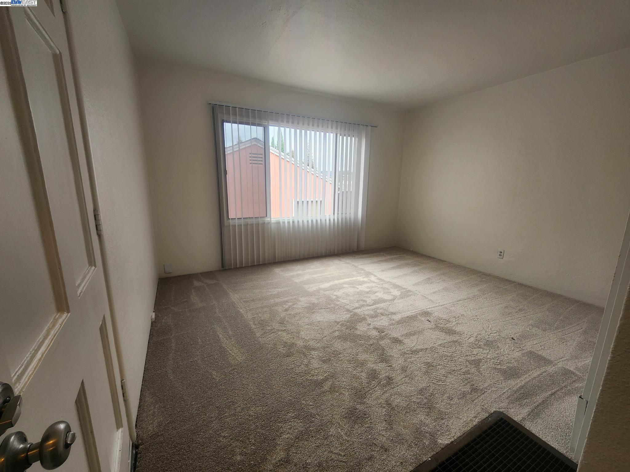 Detail Gallery Image 2 of 13 For 1587 C St, Hayward,  CA 94541 - 1 Beds | 1 Baths