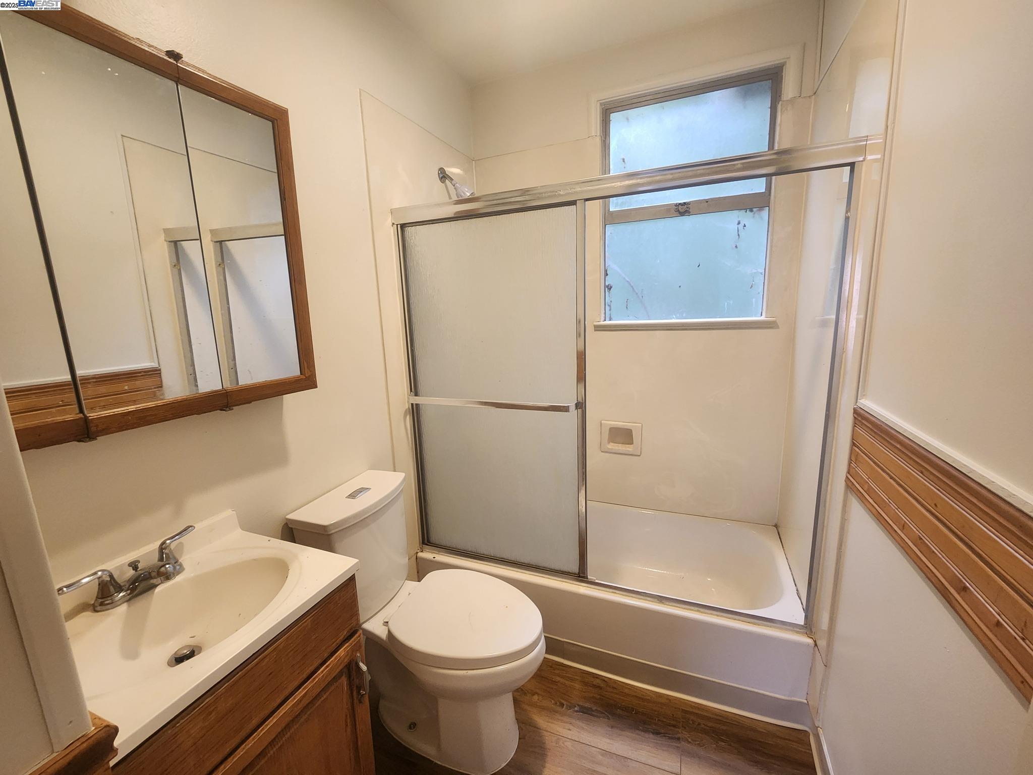 Detail Gallery Image 13 of 13 For 1587 C St, Hayward,  CA 94541 - 1 Beds | 1 Baths