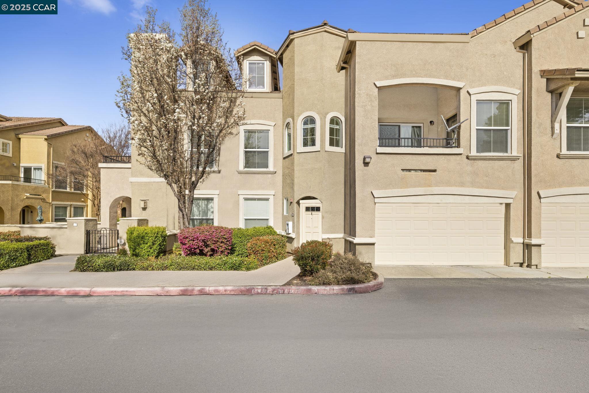 Detail Gallery Image 1 of 1 For 2480 Genova St #7,  West Sacramento,  CA 95691 - 2 Beds | 2 Baths