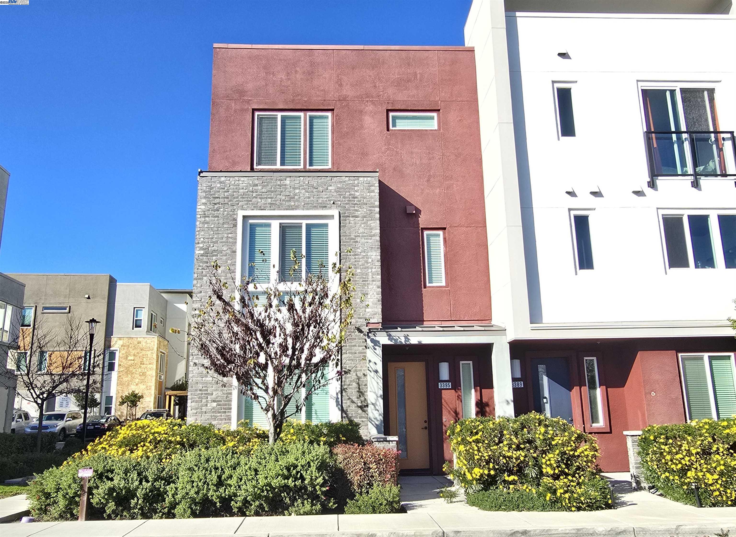 MLS: 41089022 Condo For Sale