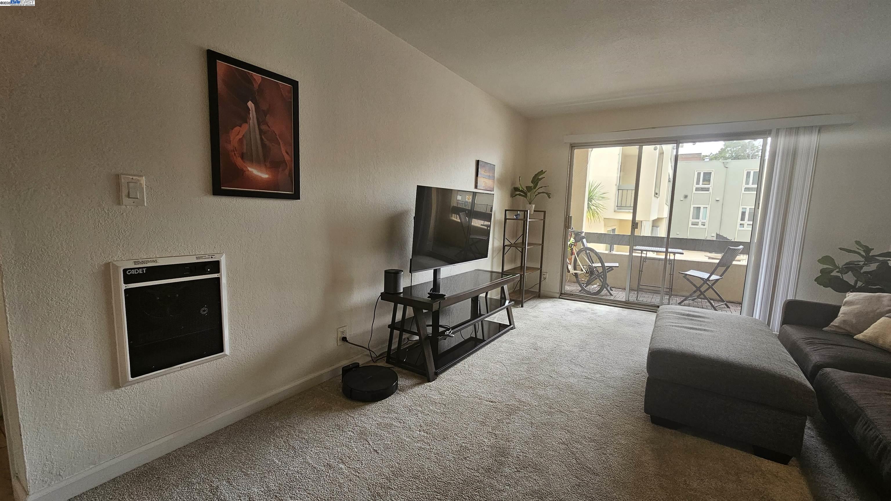 Detail Gallery Image 5 of 7 For Crescent St #108,  Oakland,  CA 94610 - 1 Beds | 1 Baths