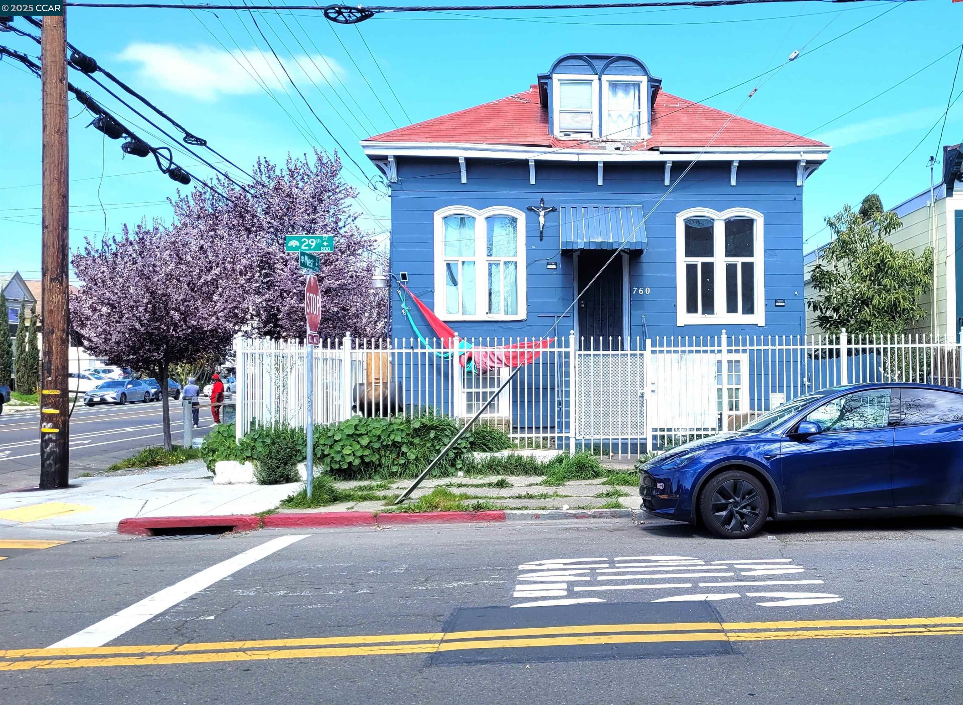 Detail Gallery Image 1 of 7 For 760 29th Street, Oakland,  CA 94609 - – Beds | – Baths