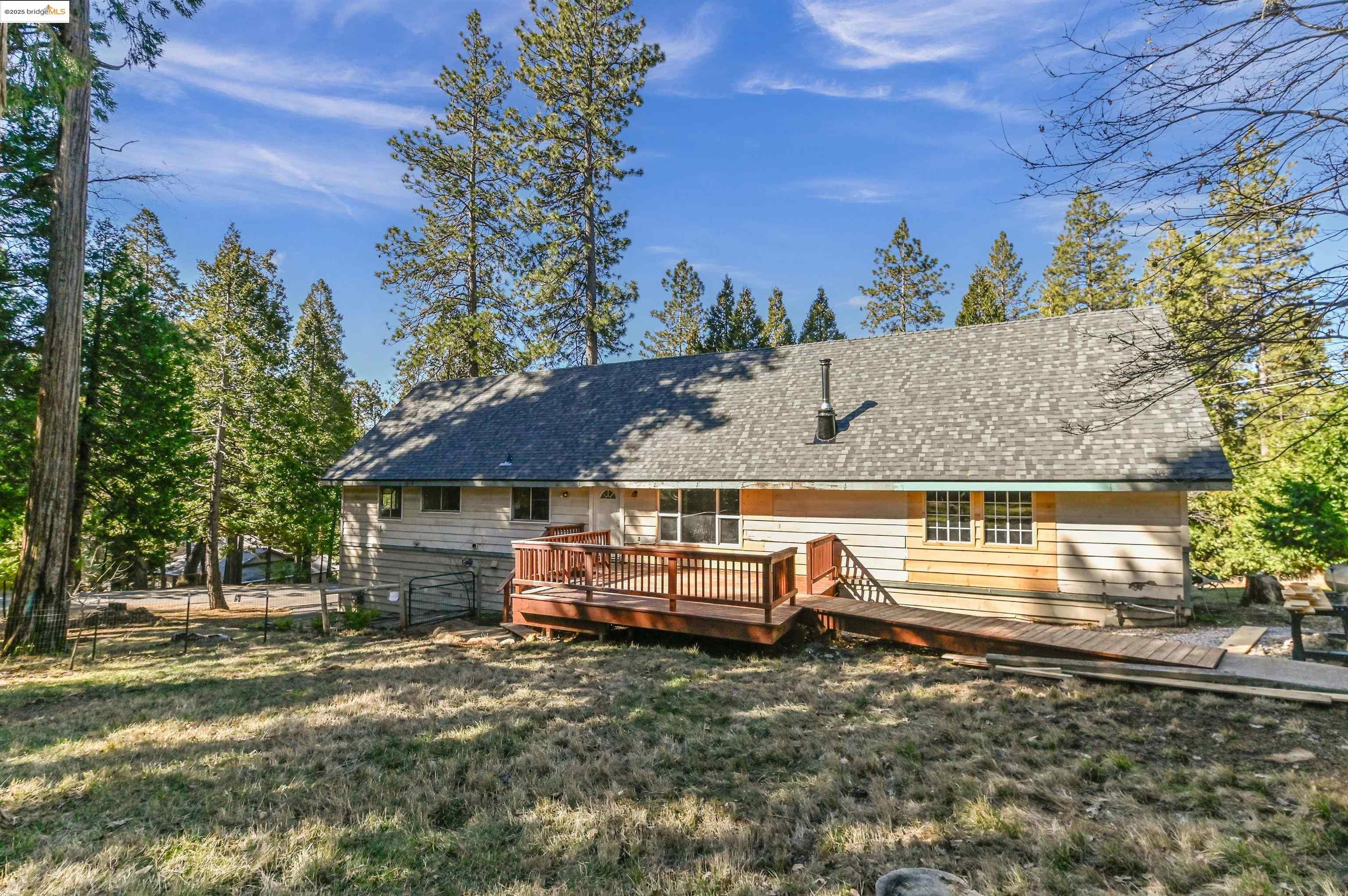 Detail Gallery Image 1 of 38 For 23745 Confidence South Fork, Twain Harte,  CA 95370 - 3 Beds | 2 Baths