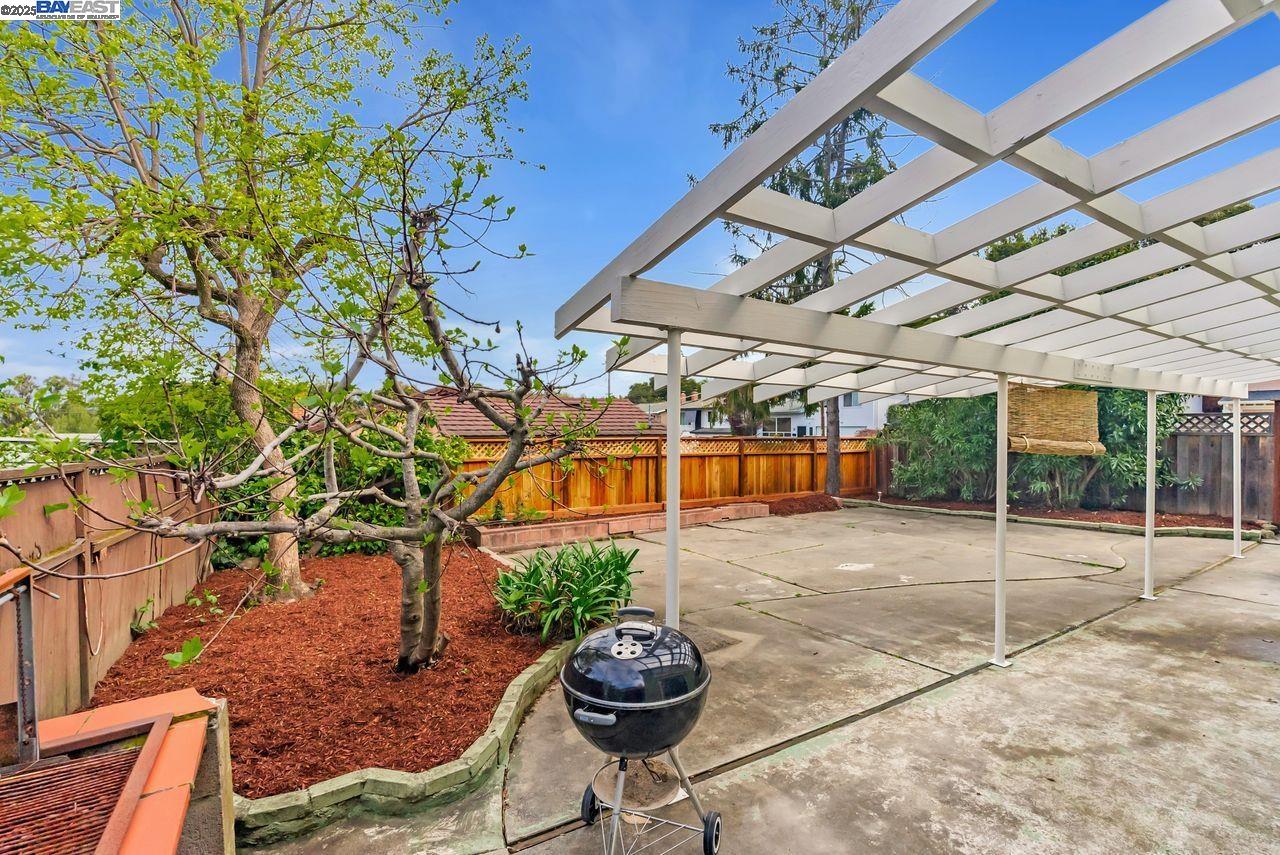 property-img