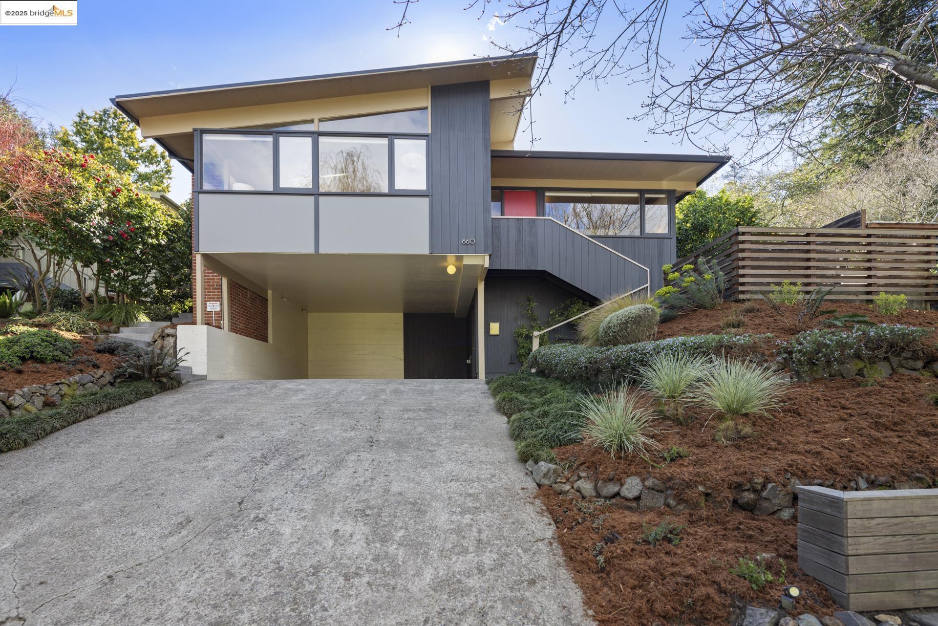 Detail Gallery Image 1 of 1 For 660 Woodmont Ave, Berkeley,  CA 94708 - 4 Beds | 2 Baths