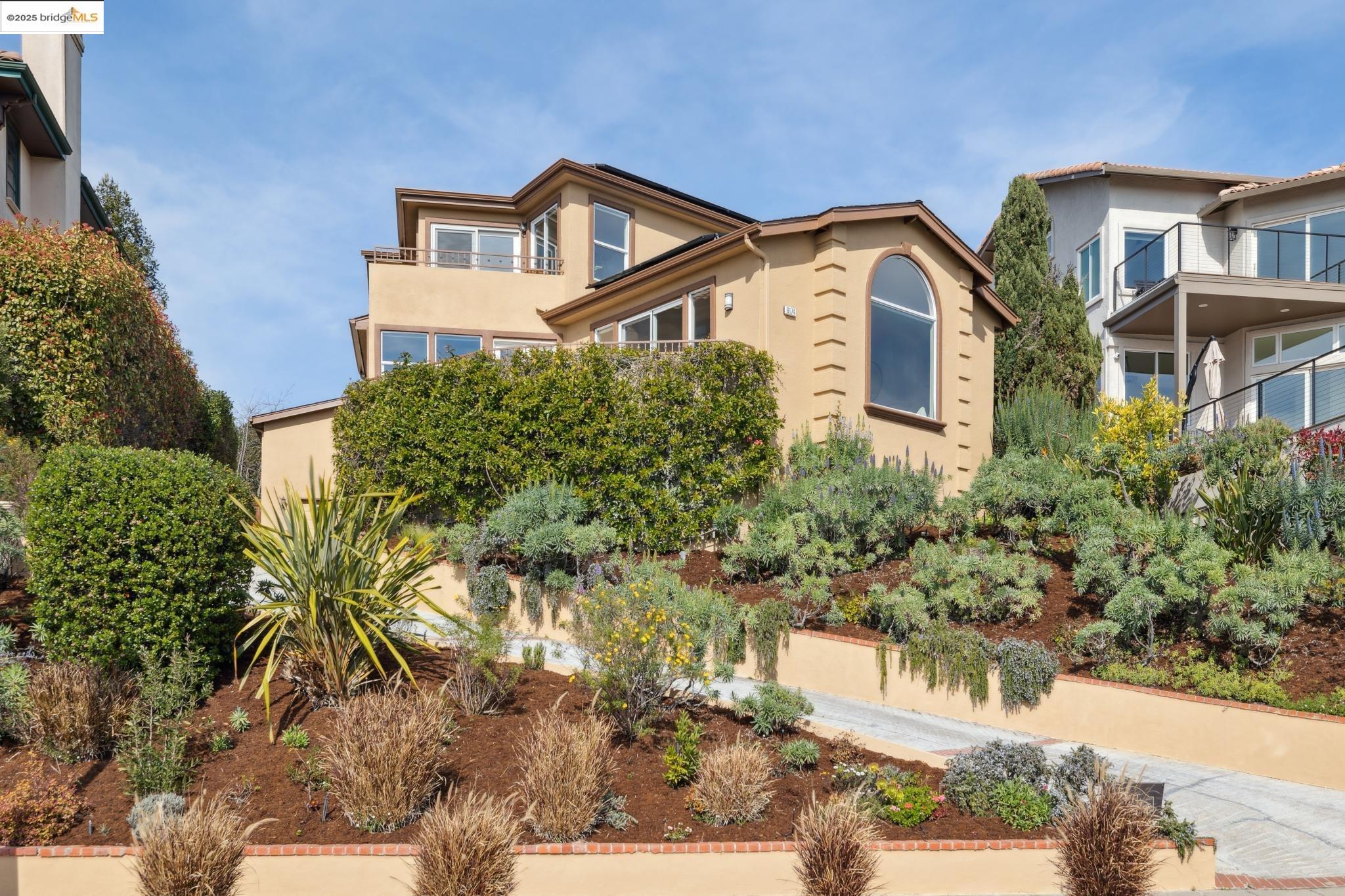 Detail Gallery Image 1 of 1 For 6174 Contra Costa Rd, Oakland,  CA 94618 - 4 Beds | 3 Baths