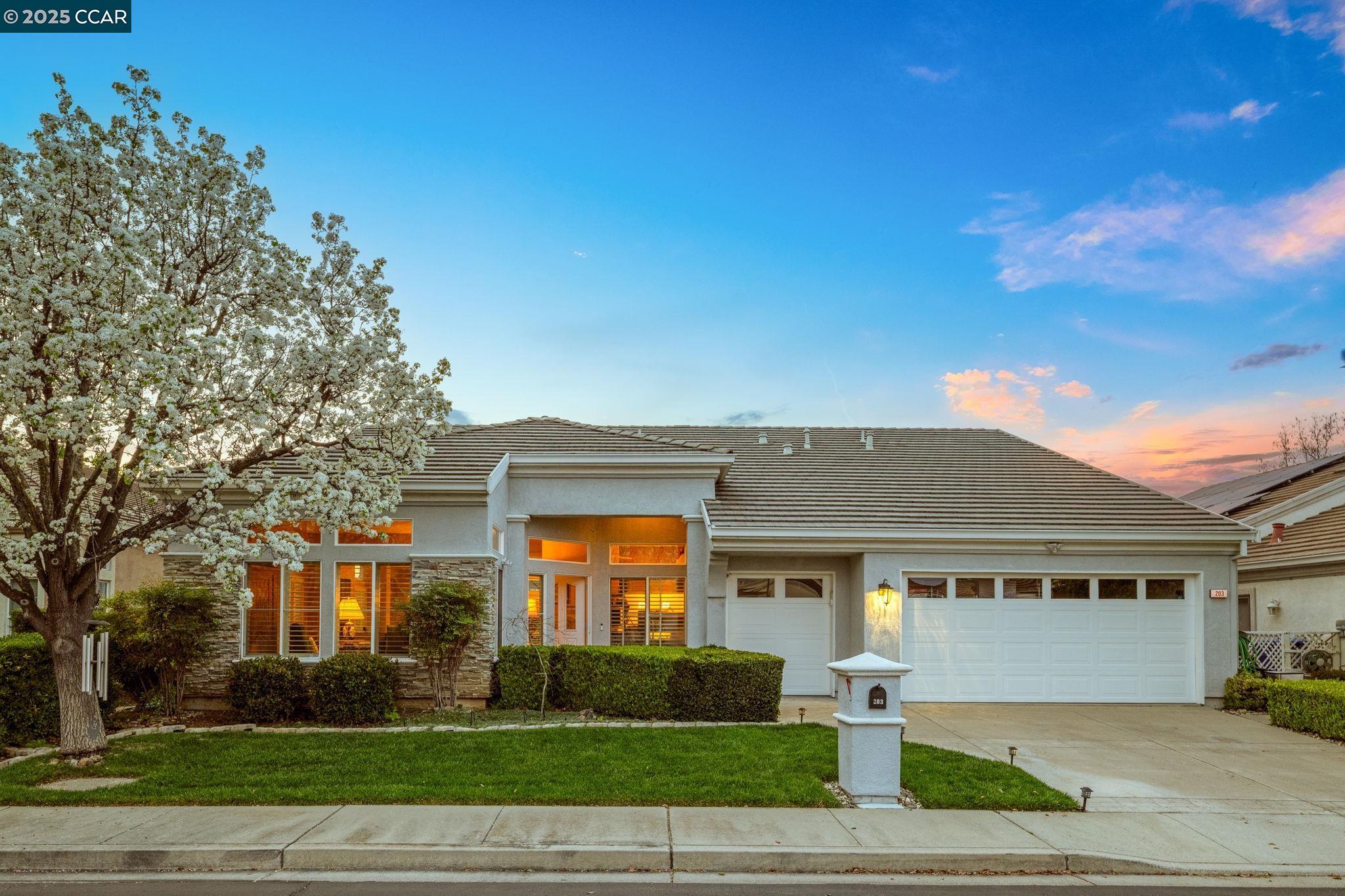 Detail Gallery Image 1 of 1 For 203 Honeygold Lane, Brentwood,  CA 94513 - 2 Beds | 2/1 Baths