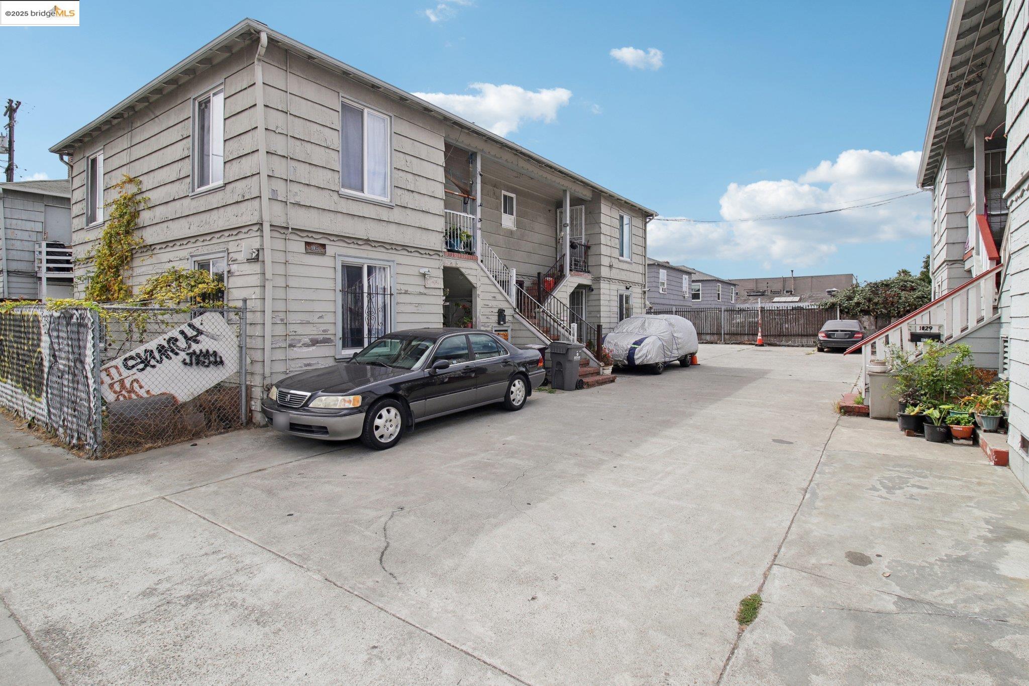 Detail Gallery Image 2 of 6 For 1037 International Blvd, Oakland,  CA 94606 - – Beds | – Baths