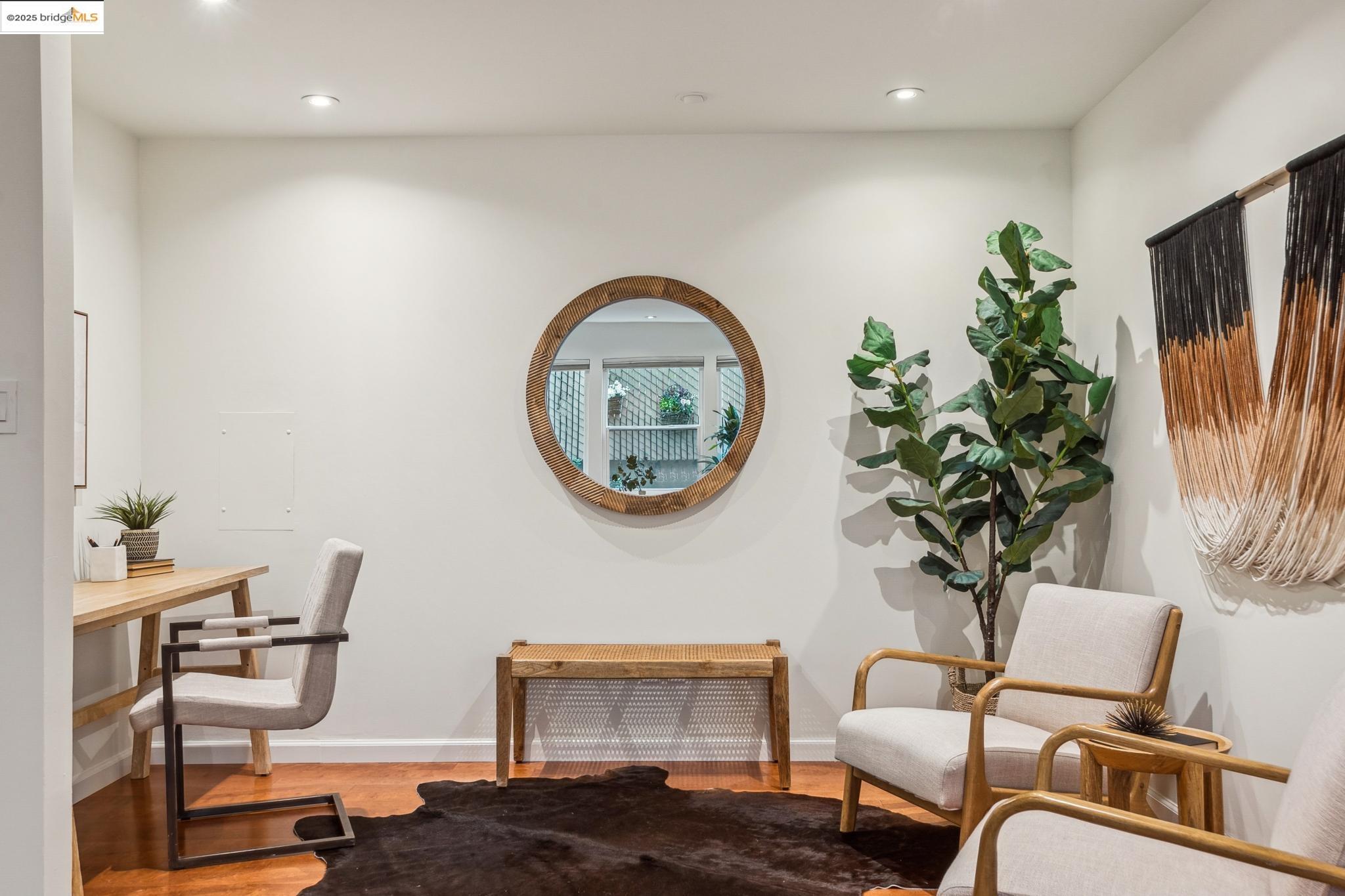 22 Moss Ave # 107, Oakland, California 94610, 2 Bedrooms Bedrooms, ,2 BathroomsBathrooms,Residential,For Sale,22 Moss Ave # 107,41089107
