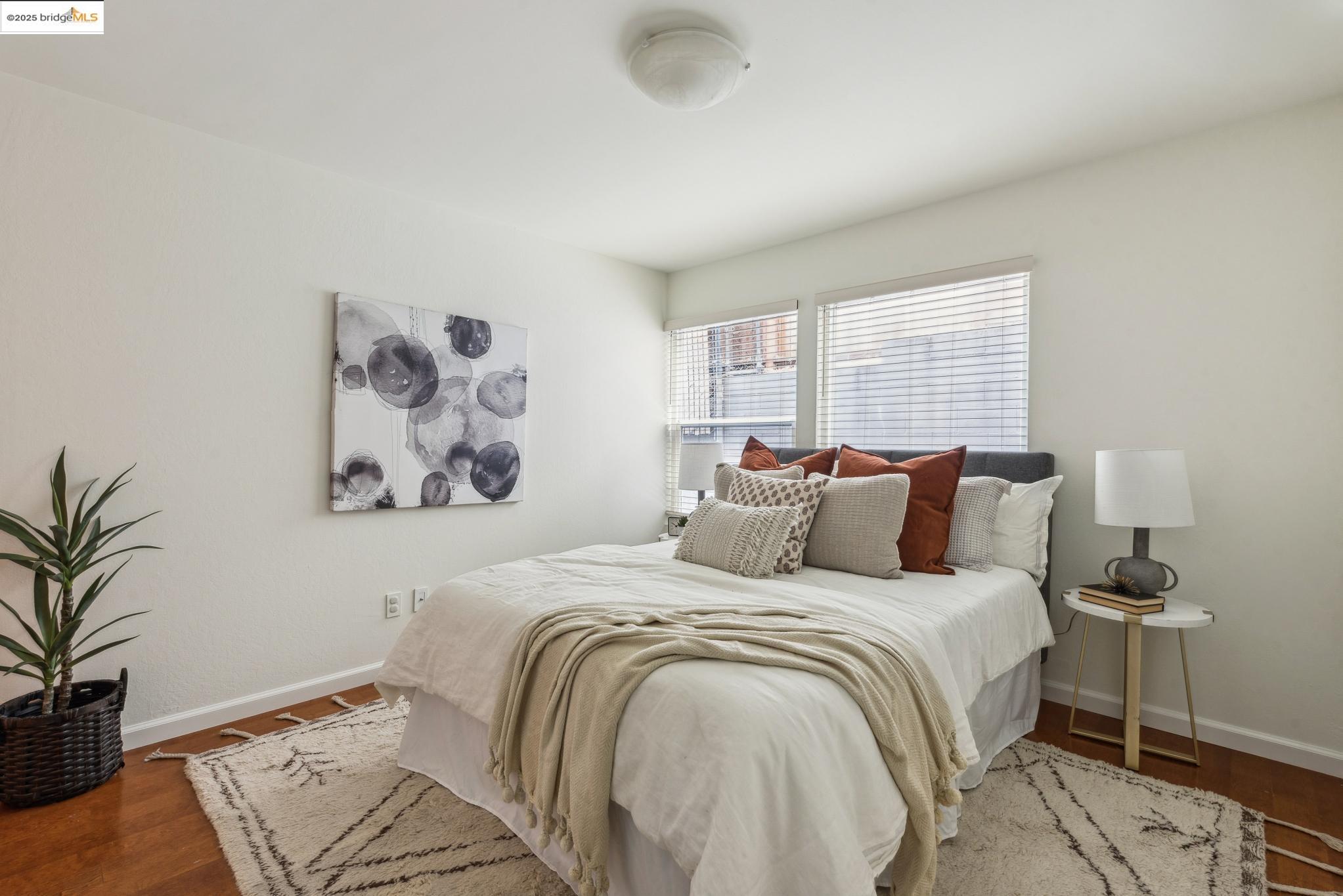 22 Moss Ave # 107, Oakland, California 94610, 2 Bedrooms Bedrooms, ,2 BathroomsBathrooms,Residential,For Sale,22 Moss Ave # 107,41089107