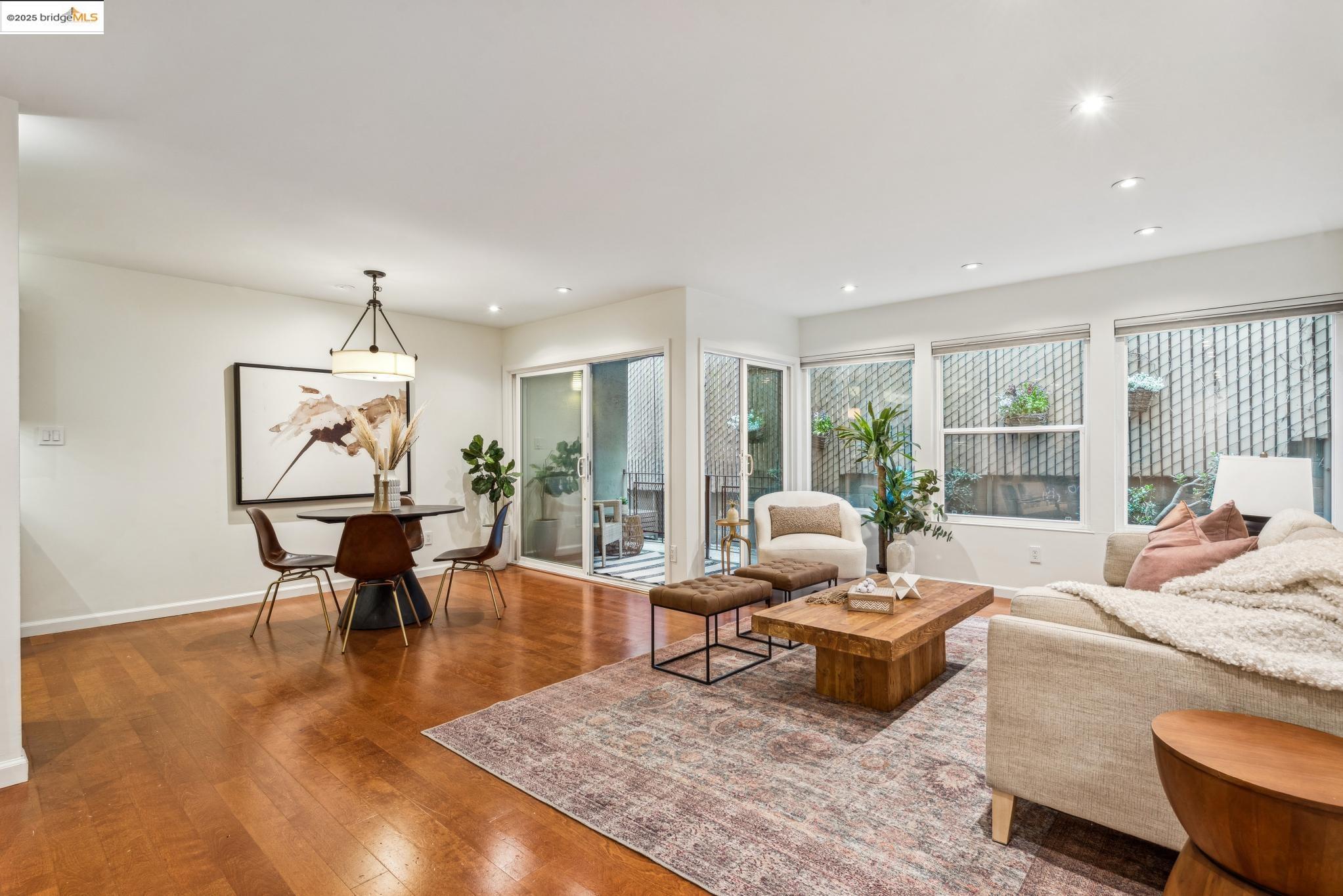 22 Moss Ave # 107, Oakland, California 94610, 2 Bedrooms Bedrooms, ,2 BathroomsBathrooms,Residential,For Sale,22 Moss Ave # 107,41089107