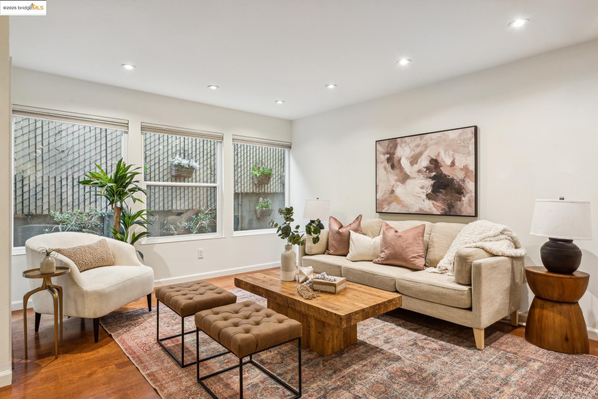 22 Moss Ave # 107, Oakland, California 94610, 2 Bedrooms Bedrooms, ,2 BathroomsBathrooms,Residential,For Sale,22 Moss Ave # 107,41089107