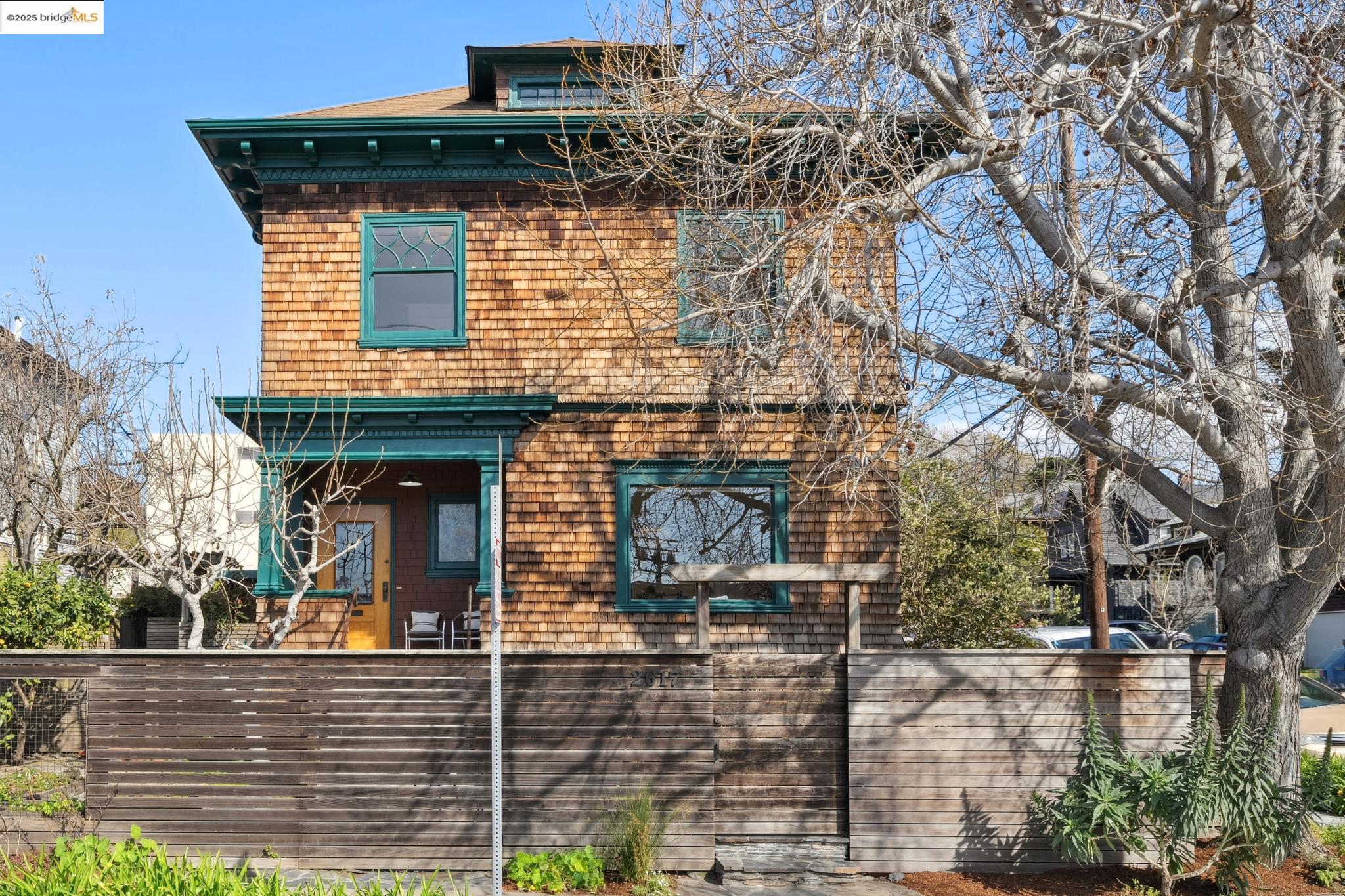 Detail Gallery Image 1 of 1 For 2617 Fulton St, Berkeley,  CA 94704 - 4 Beds | 2/1 Baths