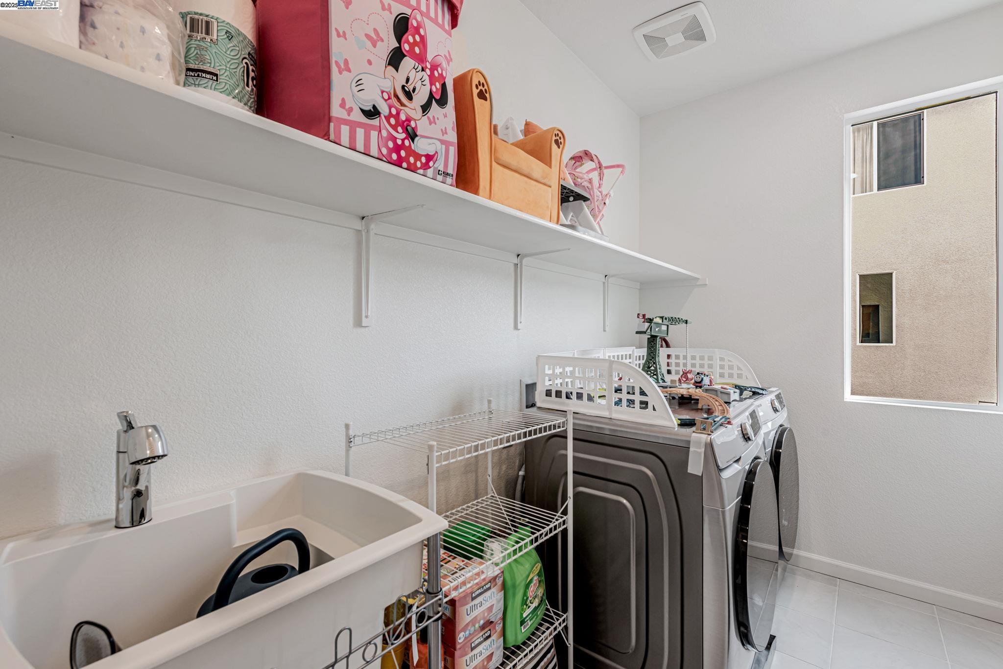 Detail Gallery Image 20 of 36 For 403 Industrial Parkway, Hayward,  CA 94544 - 4 Beds | 3/1 Baths