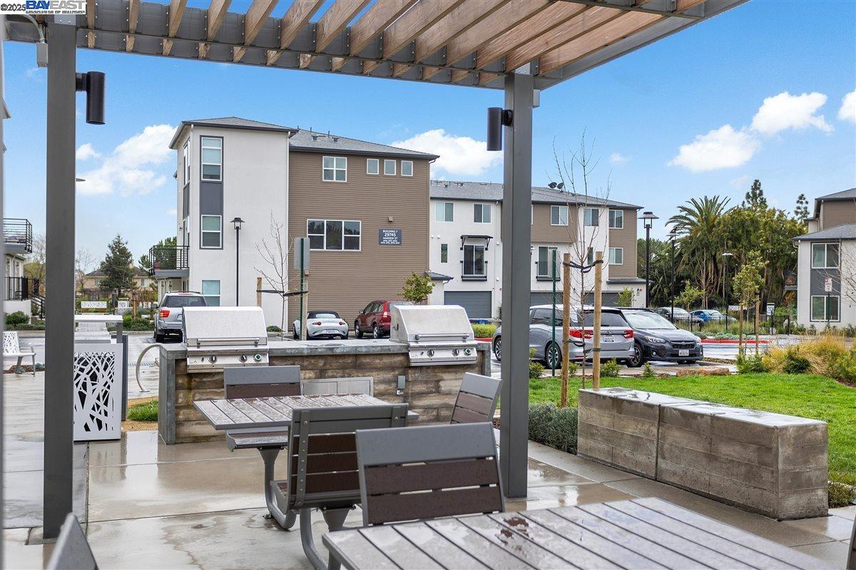 Detail Gallery Image 34 of 36 For 403 Industrial Parkway, Hayward,  CA 94544 - 4 Beds | 3/1 Baths