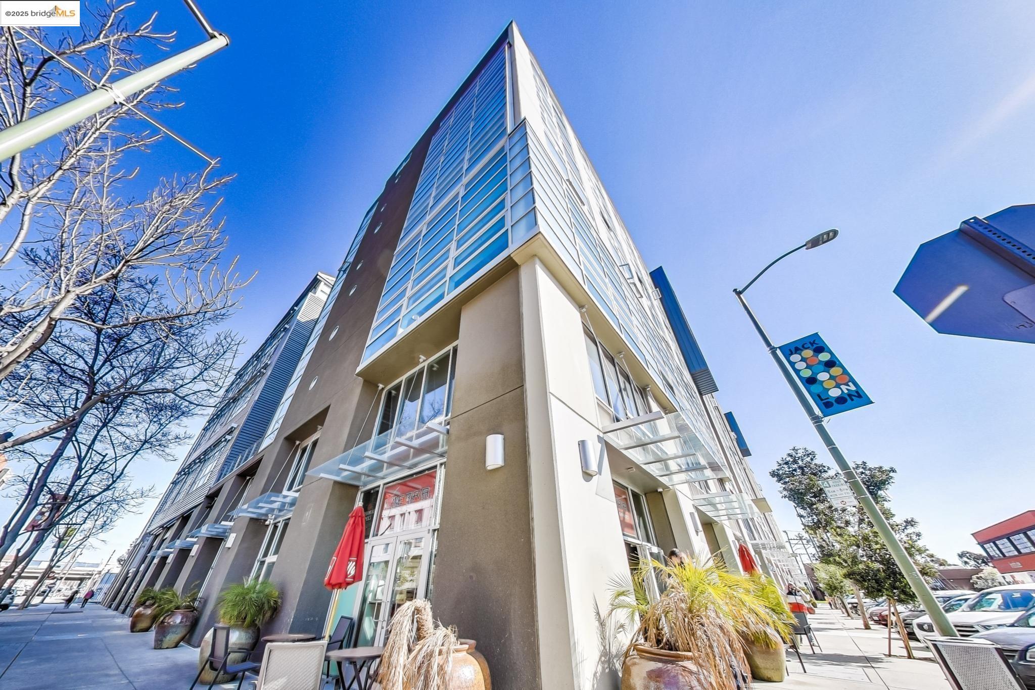 Detail Gallery Image 1 of 21 For 311 Oak St #730,  Oakland,  CA 94607 - 1 Beds | 1 Baths