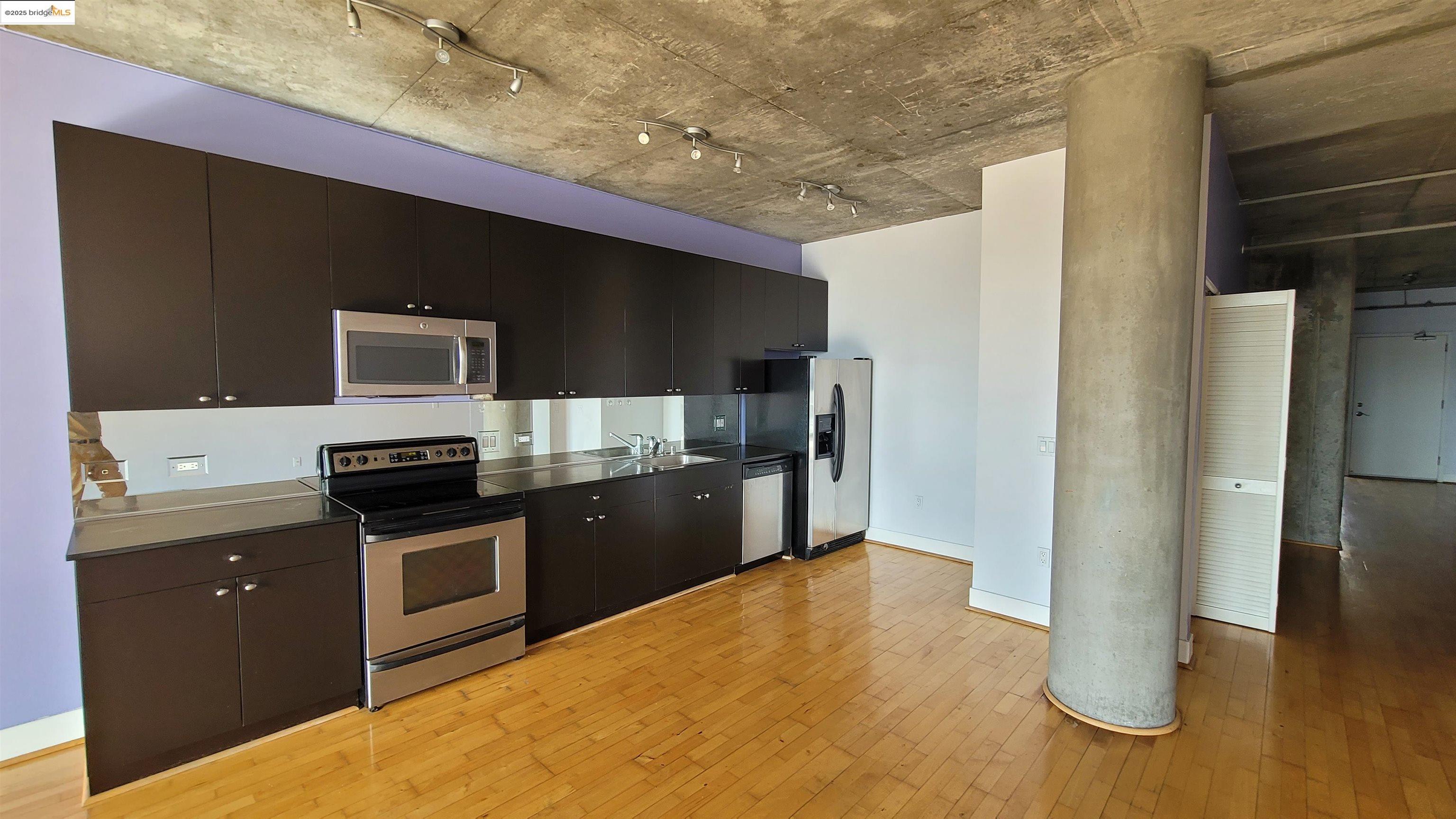 Detail Gallery Image 8 of 21 For 311 Oak St #730,  Oakland,  CA 94607 - 1 Beds | 1 Baths