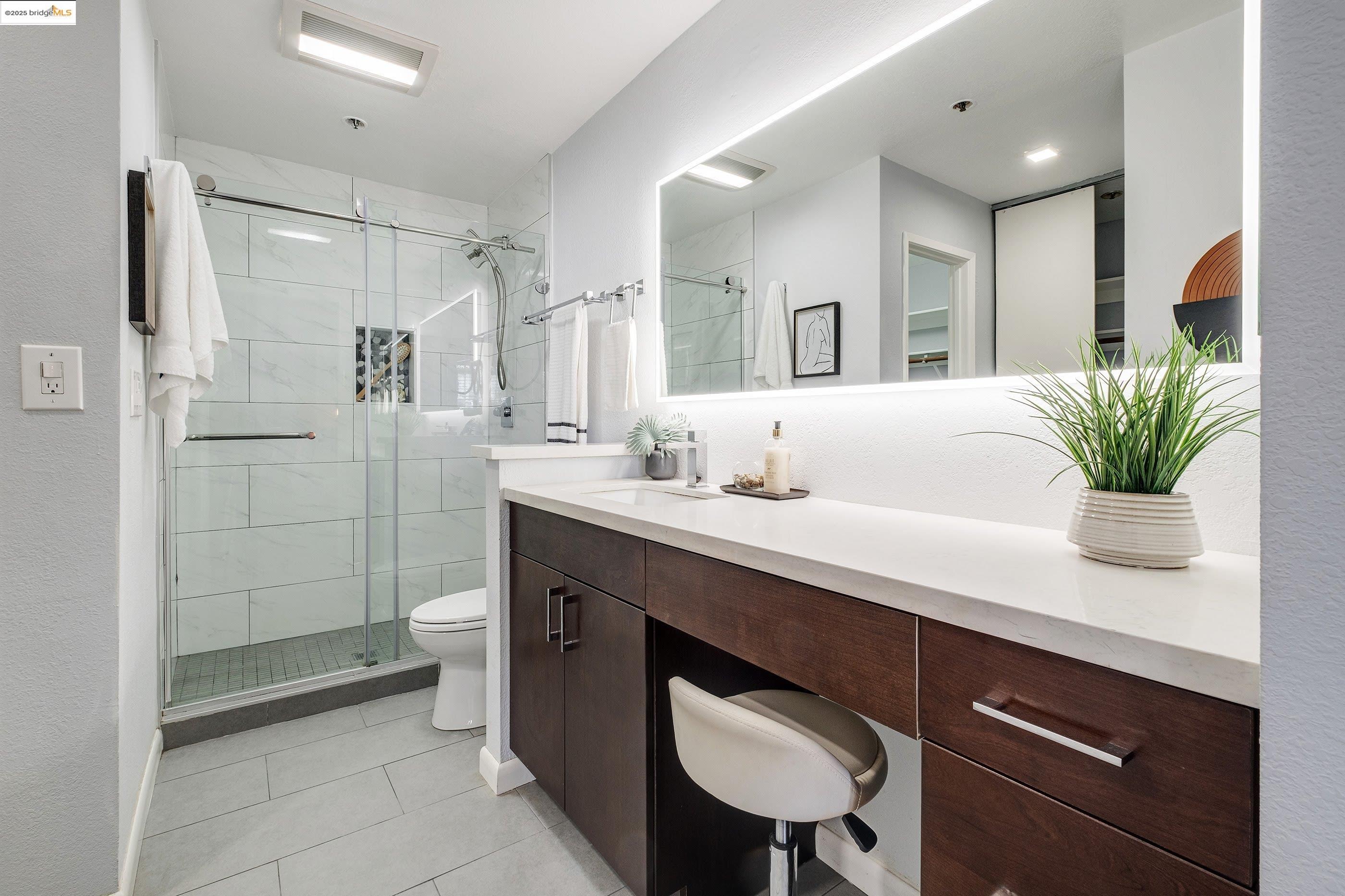389 Belmont St # 110, Oakland, California 94610, 2 Bedrooms Bedrooms, 4 Rooms Rooms,2 BathroomsBathrooms,Residential,For Sale,389 Belmont St # 110,41089131